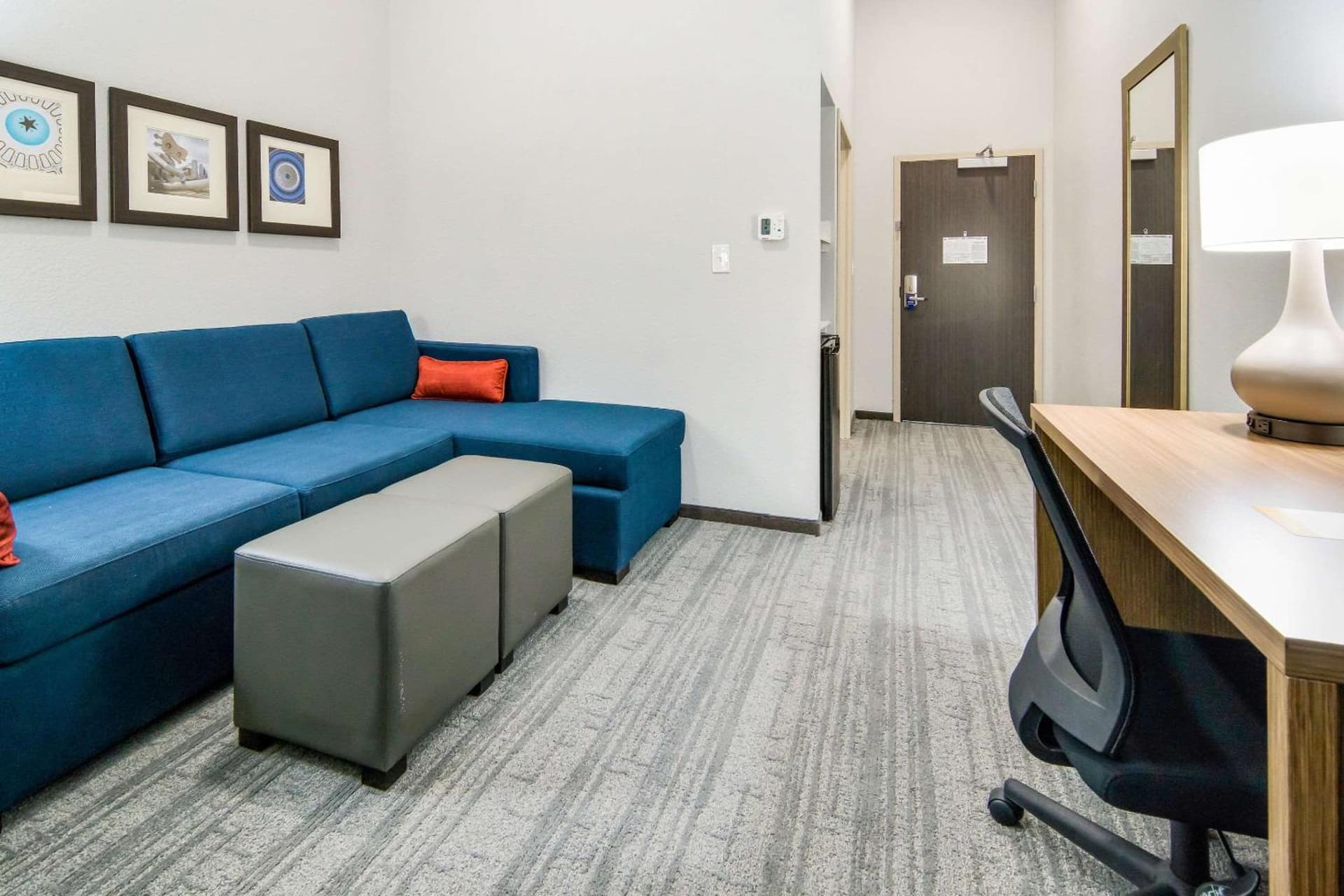 Comfort Suites DeSoto Dallas South gallery photo in DeSoto, TX — image 48