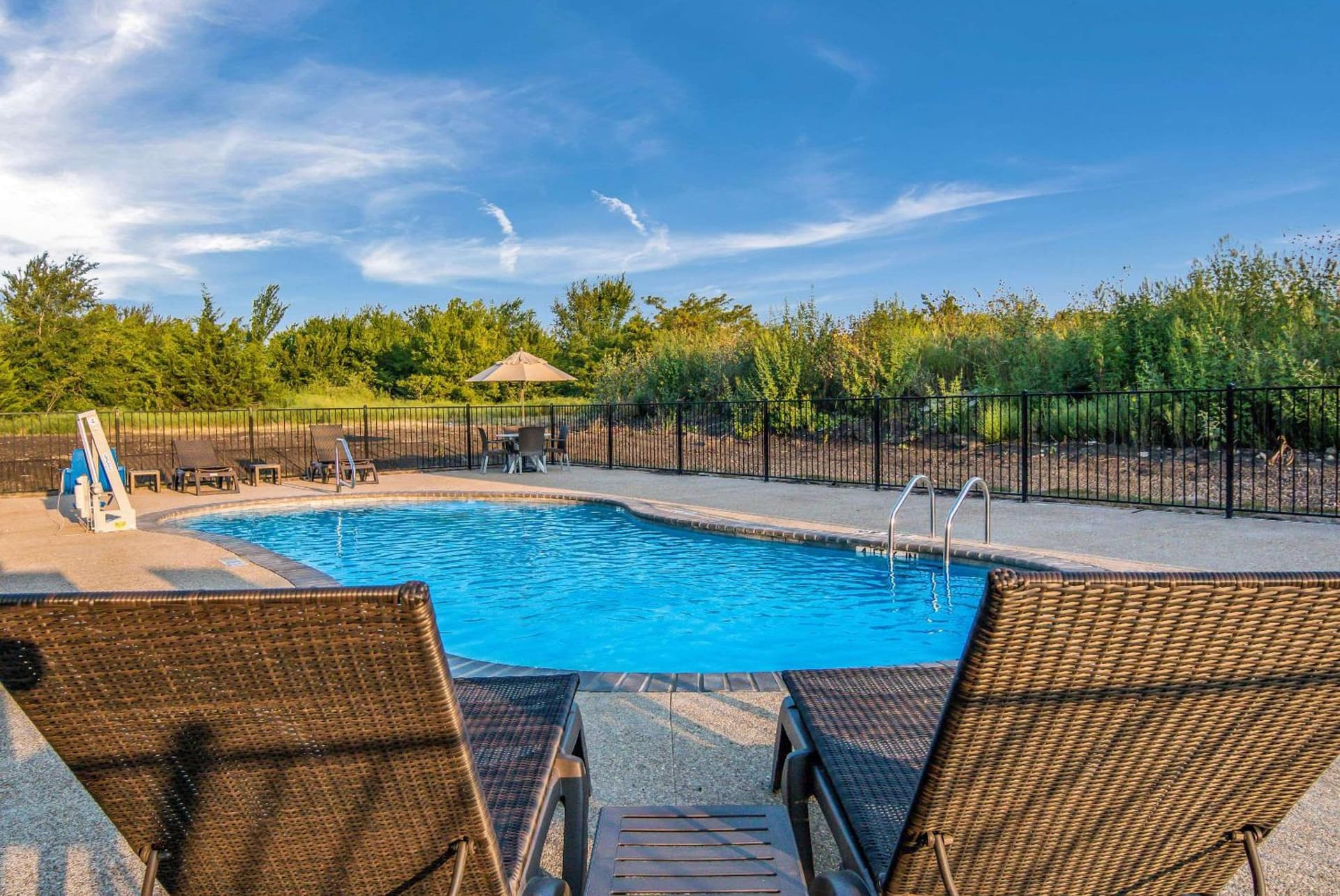 Comfort Suites DeSoto Dallas South gallery photo in DeSoto, TX — image 43