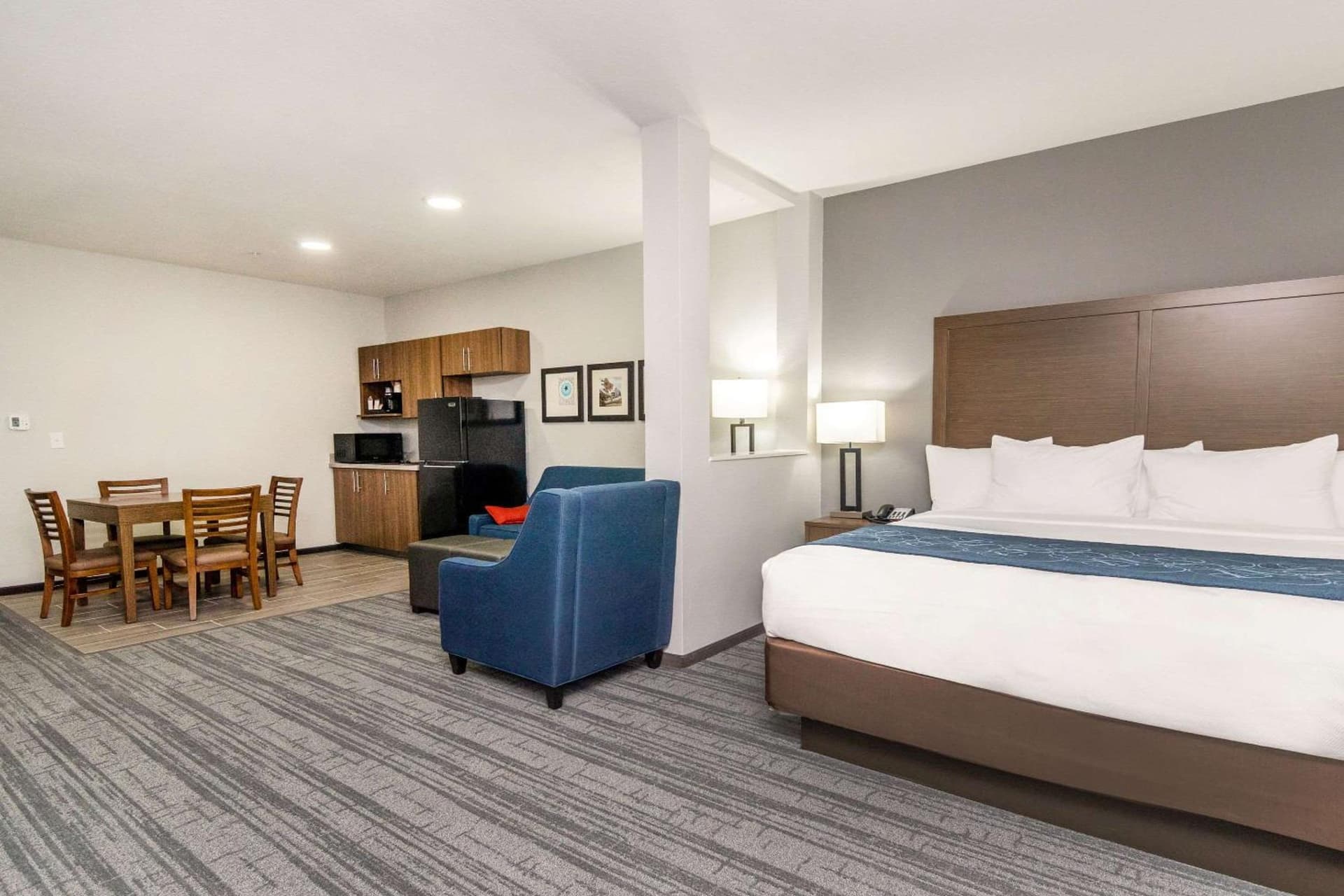 Comfort Suites DeSoto Dallas South gallery photo in DeSoto, TX — image 6