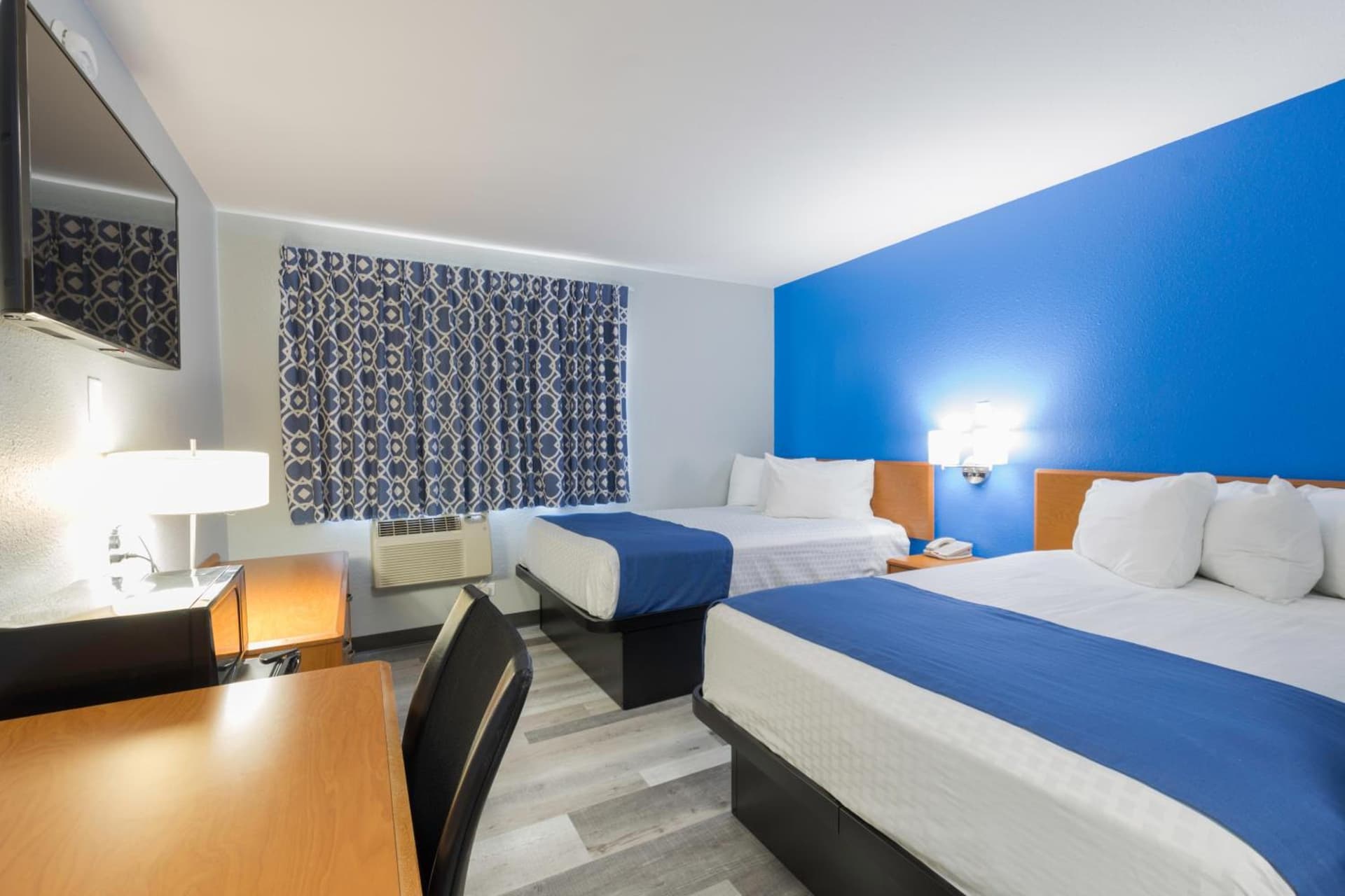 Americas Best Value Inn East Peoria gallery photo in Peoria, IL — image 11