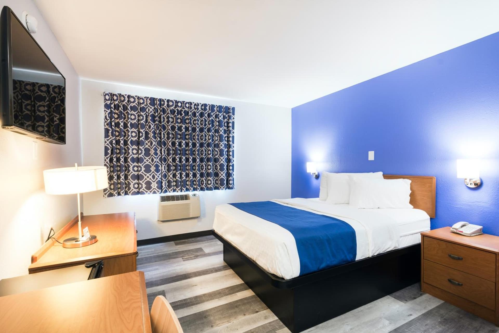 Americas Best Value Inn East Peoria interior in Peoria, IL — gallery photo 2