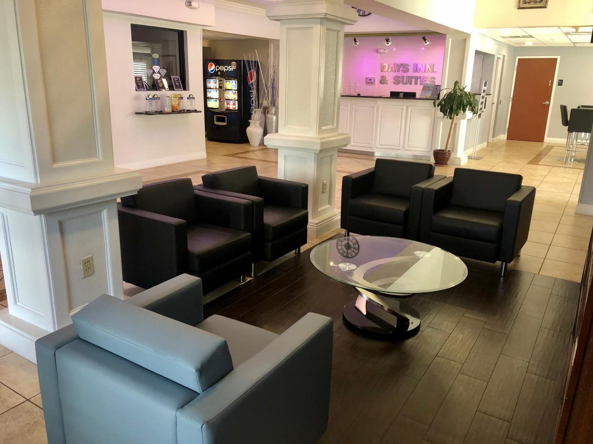 Days Inn & Suites by Wyndham Lakeland gallery photo in Lakeland, FL — image 131