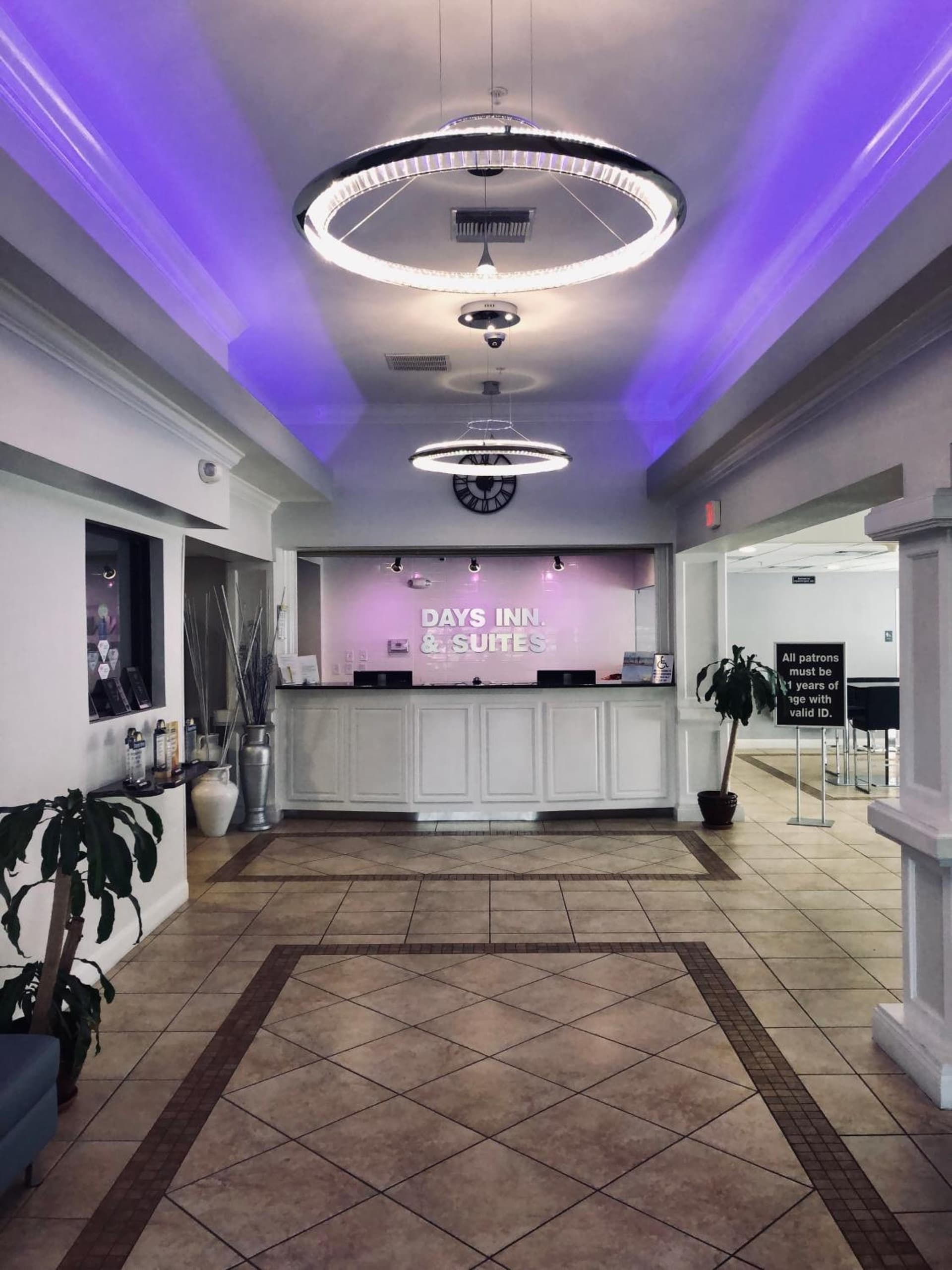Days Inn & Suites by Wyndham Lakeland gallery photo in Lakeland, FL — image 100