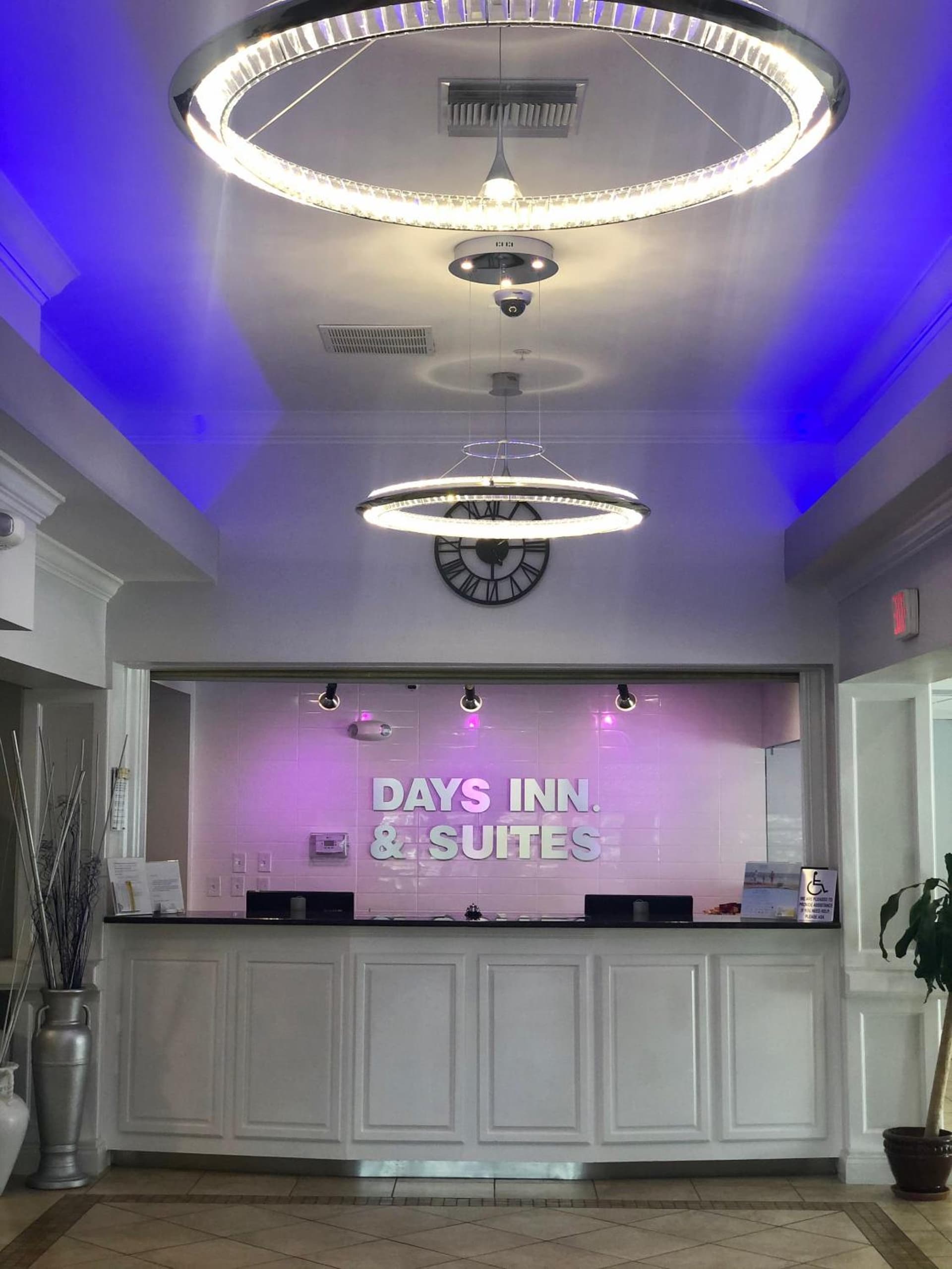 Days Inn & Suites by Wyndham Lakeland gallery photo in Lakeland, FL — image 86