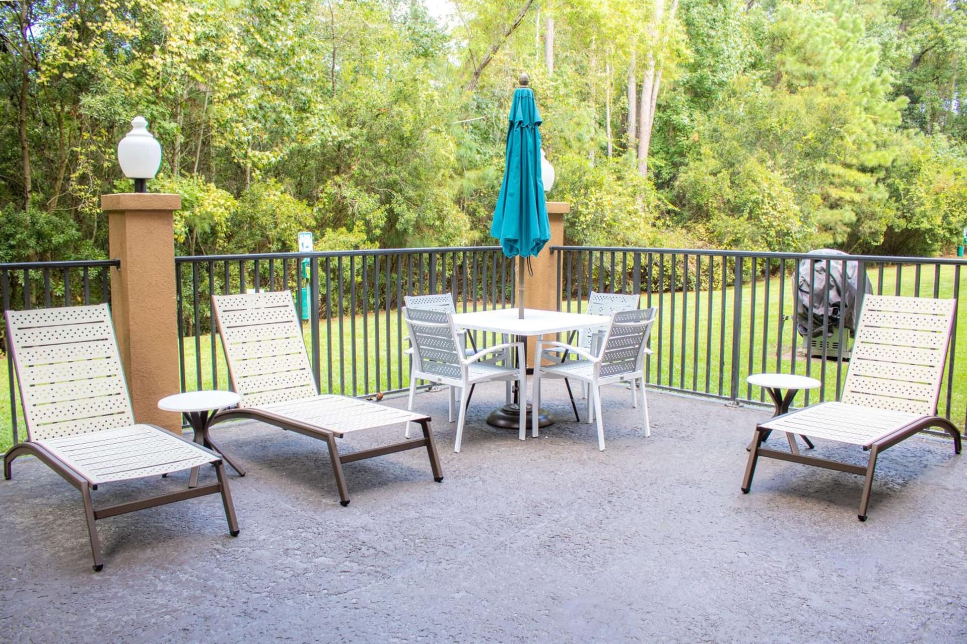Best Western Plus Richmond Hill Inn property views in Richmond Hill, GA — gallery photo 3