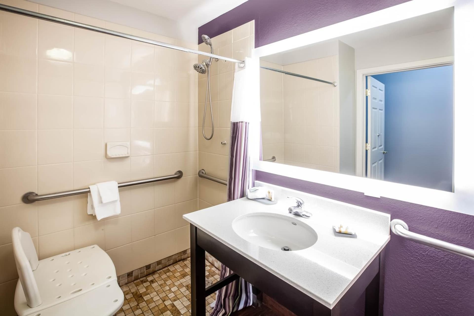 La Quinta by Wyndham Lubbock North gallery photo in Lubbock, TX — image 27
