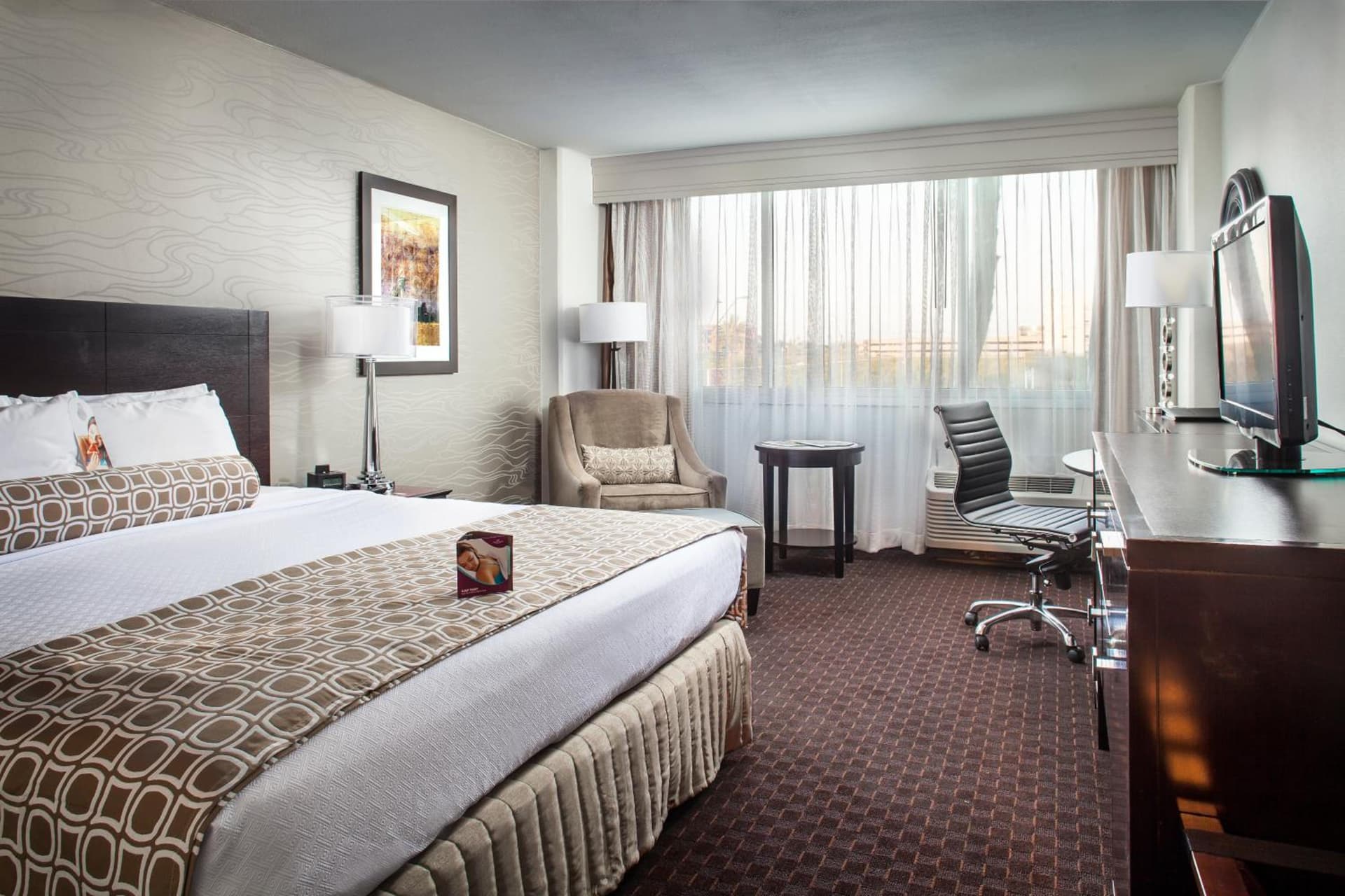 Crowne Plaza Phoenix Airport - PHX by IHG gallery photo in Phoenix, AZ — image 79