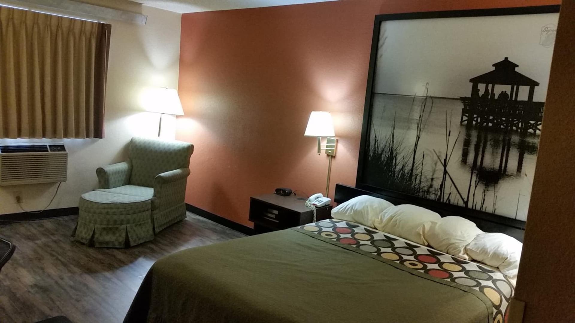 Super 8 by Wyndham Greenville gallery photo in Greenville, NC — image 13