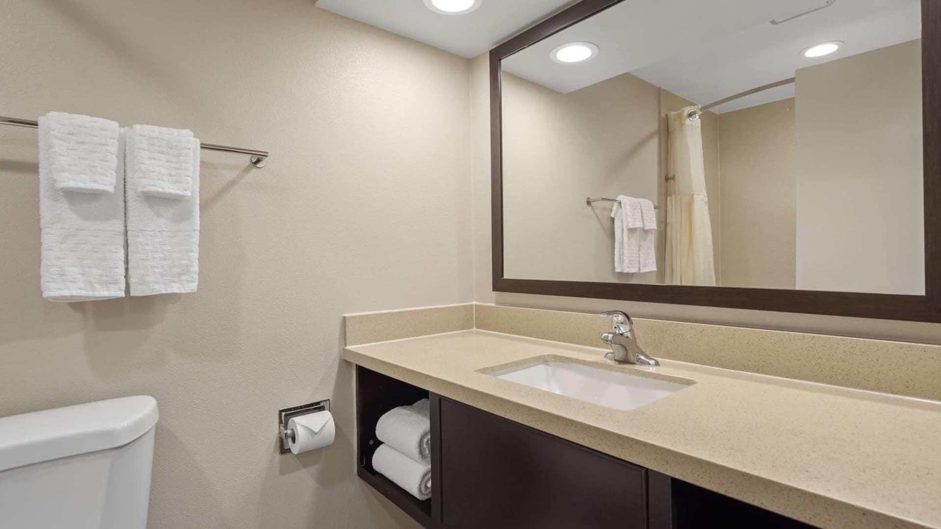 Best Western Pasadena Royale Inn & Suites gallery photo in Pasadena, CA — image 8