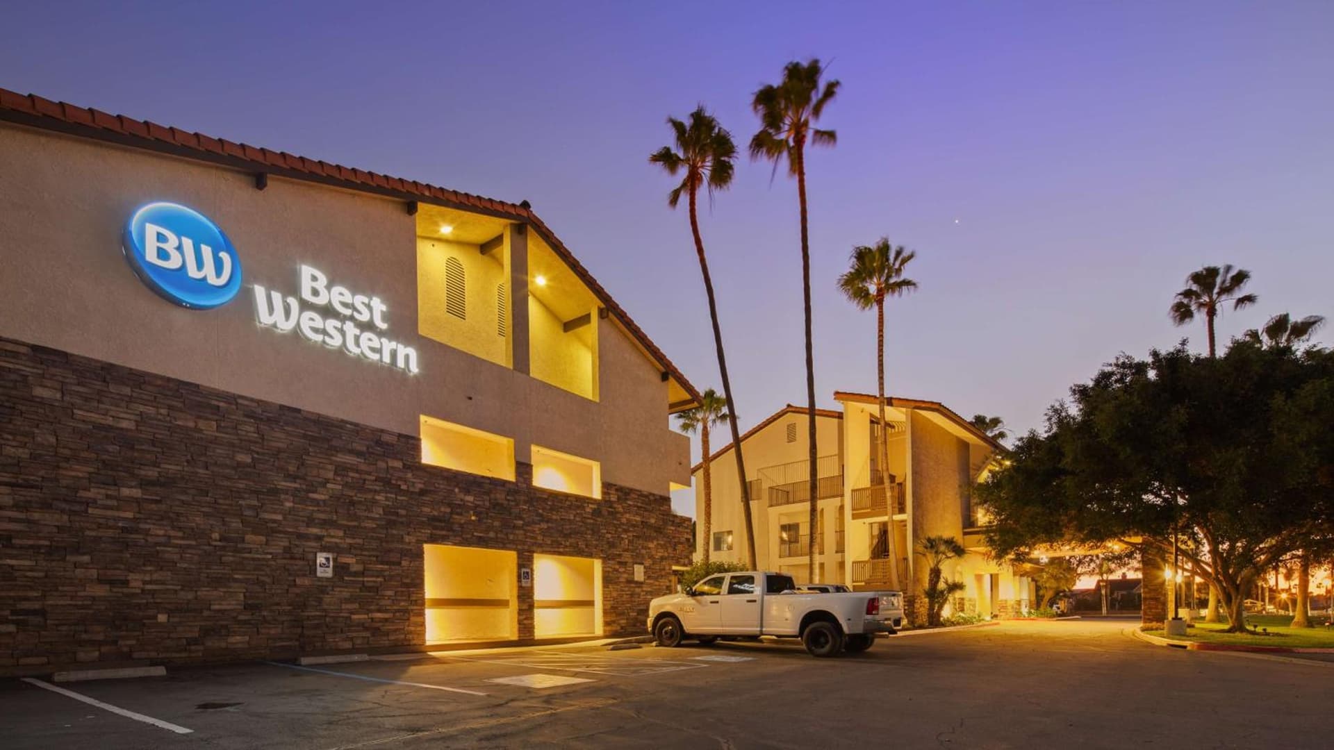 Best Western Carlsbad by the Sea interior in Carlsbad, CA — gallery photo 2