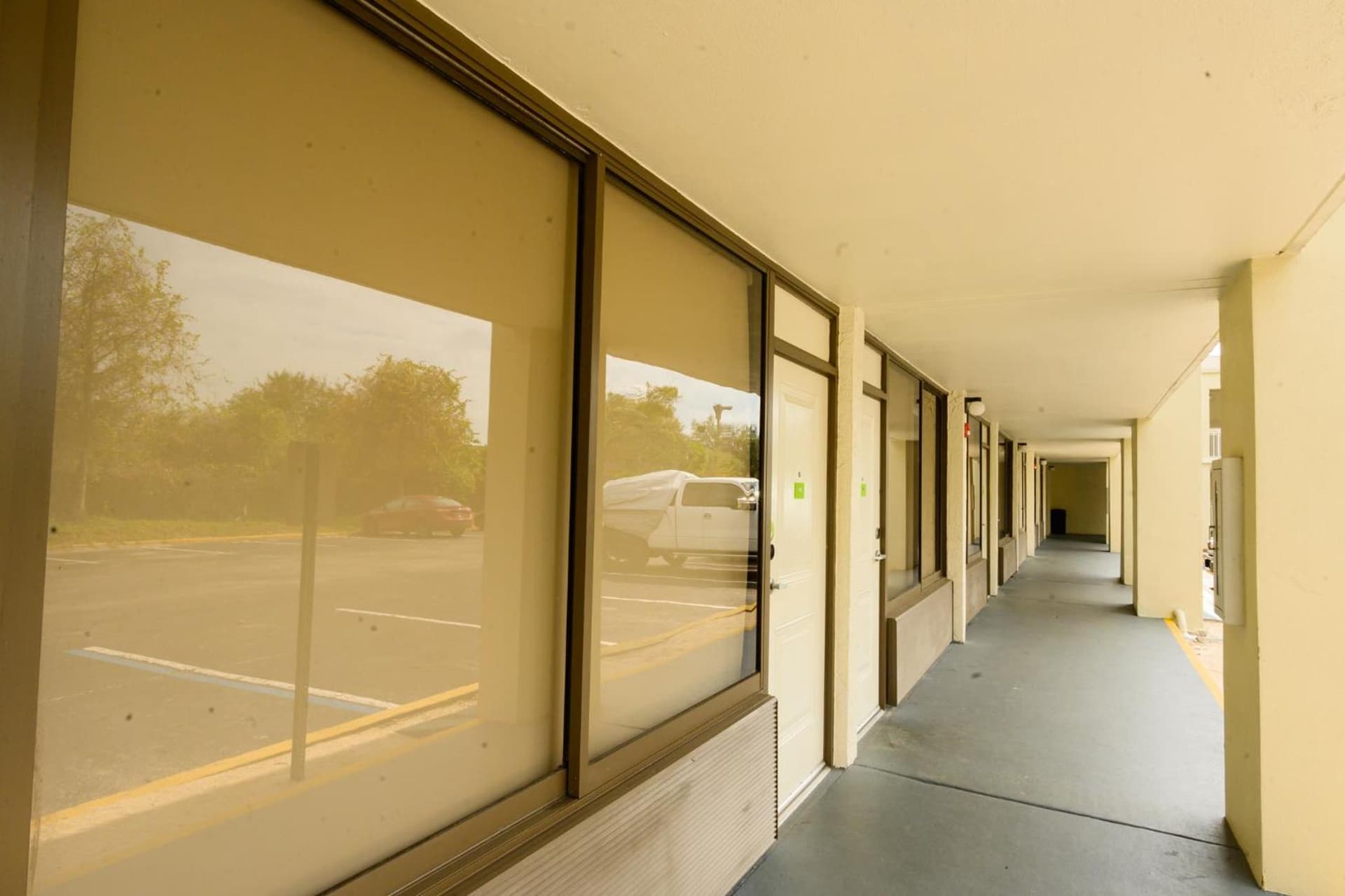 Disney 12 minutes for family, Pool and parking FREE featured exterior or lobby in Kissimmee, FL — similar hotel