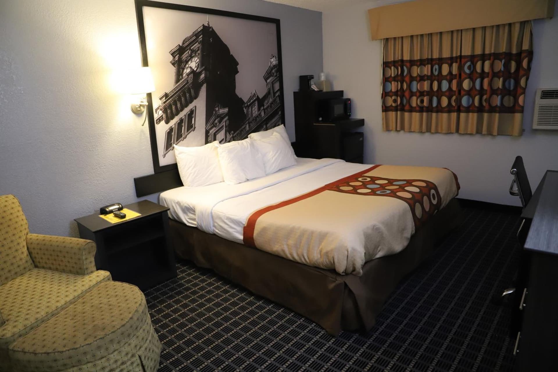 Super 8 by Wyndham Richmond Airport VA interior in Sandston, VA — gallery photo 2