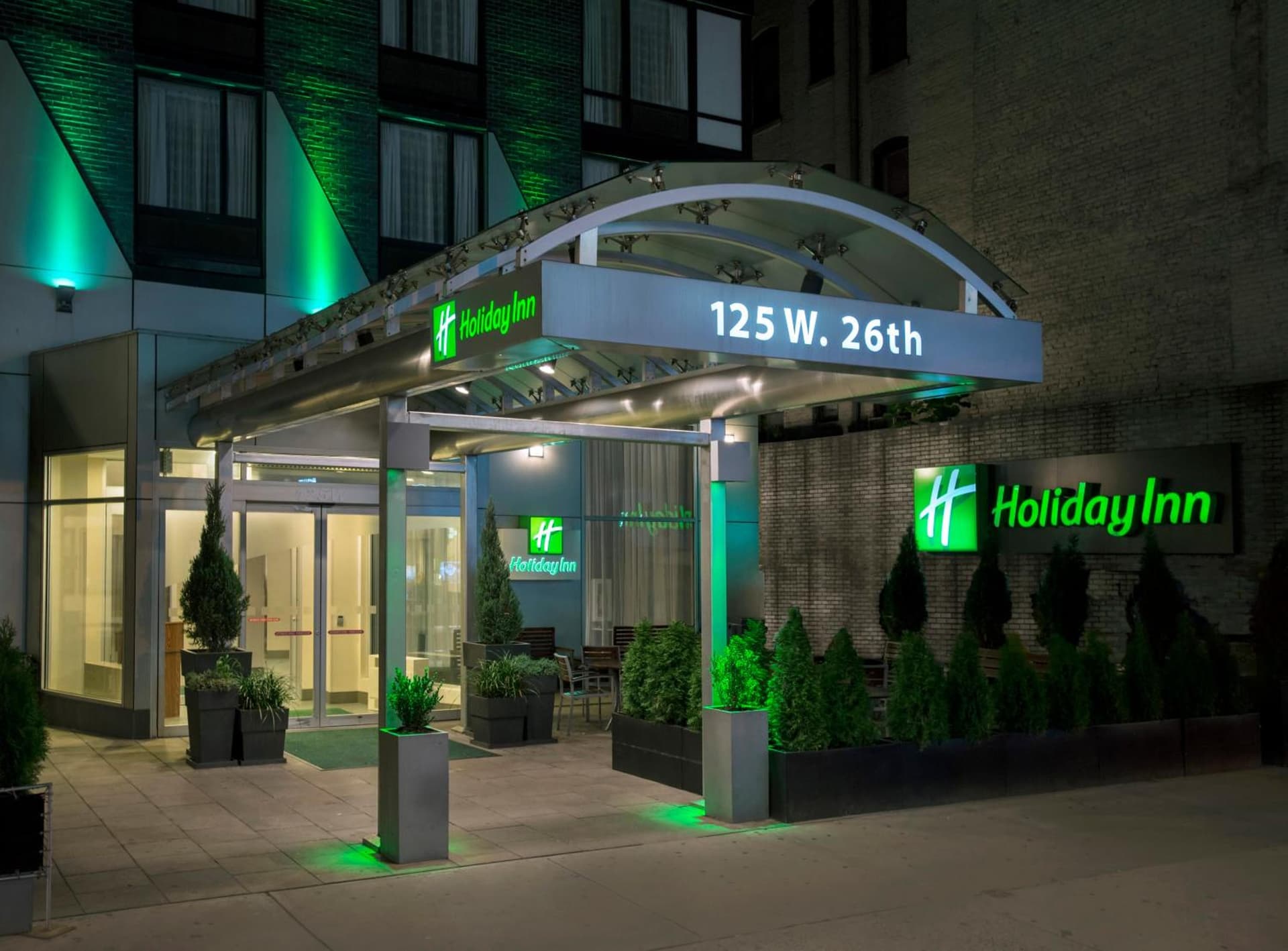 Holiday Inn Manhattan 6th Ave - Chelsea by IHG featured exterior or lobby in New York, NY — similar hotel