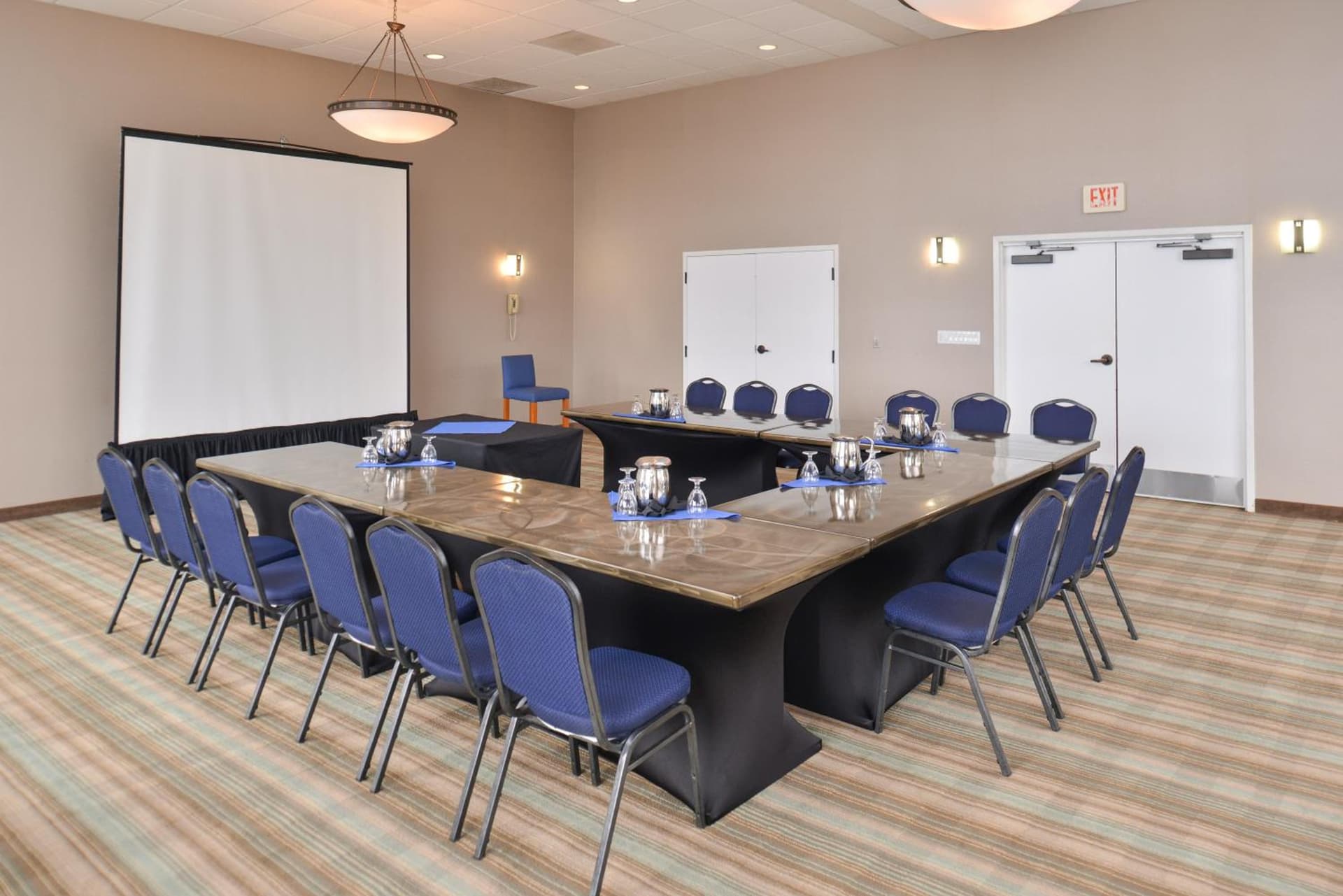 Holiday Inn Express Hotel & Suites Ventura Harbor by IHG gallery photo in Ventura, CA — image 25