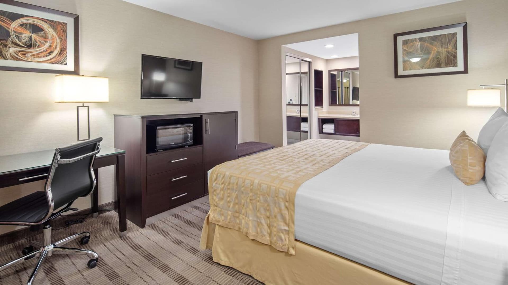 Best Western Pasadena Royale Inn & Suites gallery photo in Pasadena, CA — image 7