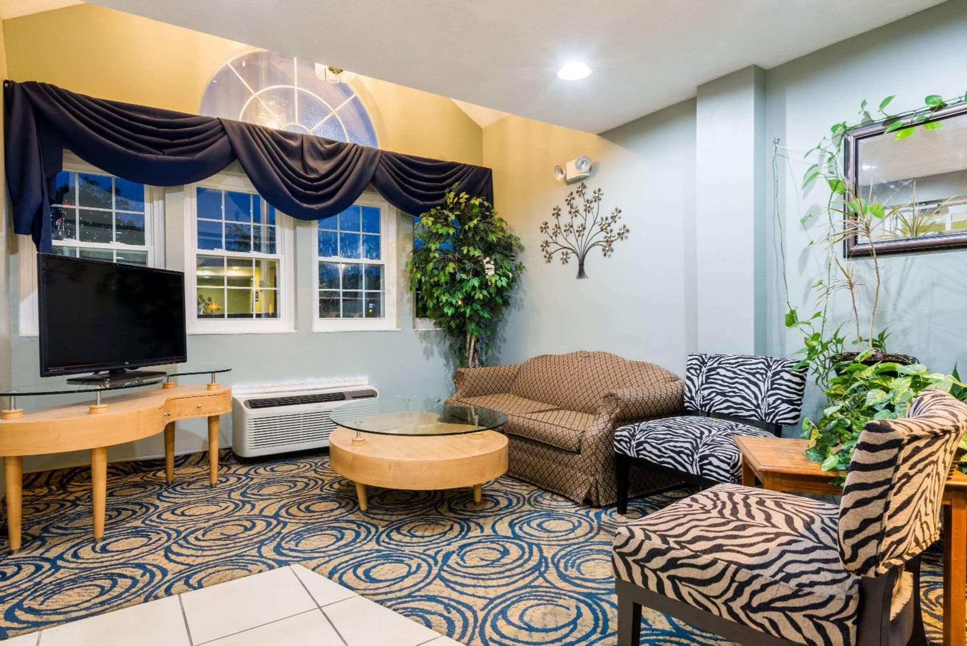 Microtel Inn & Suites by Wyndham Riverside property views in Dayton, OH — gallery photo 3