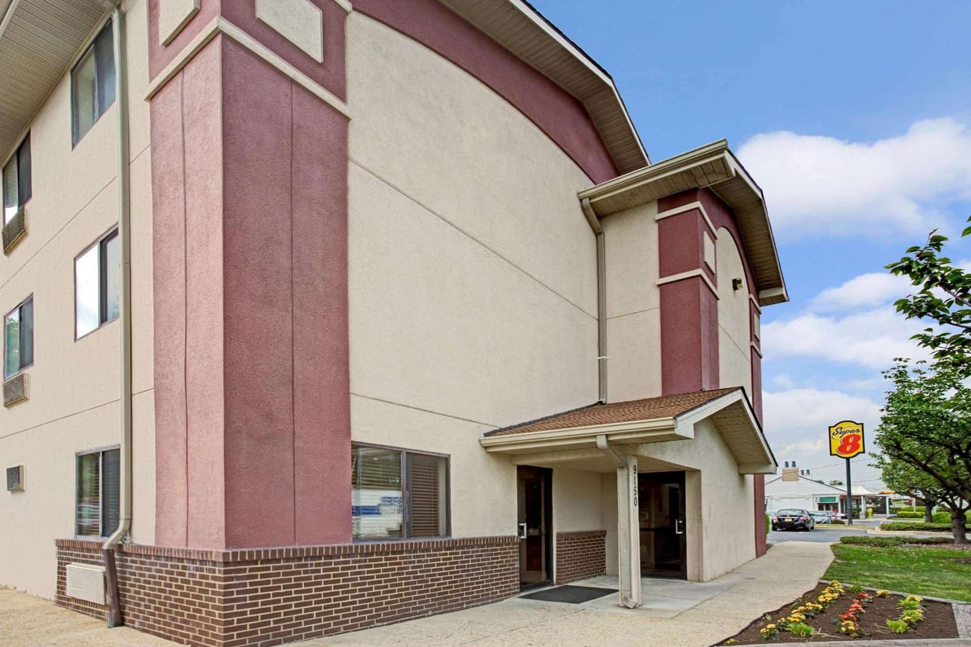 Super 8 by Wyndham College Park Wash DC Area property views in College Park, MD — gallery photo 3
