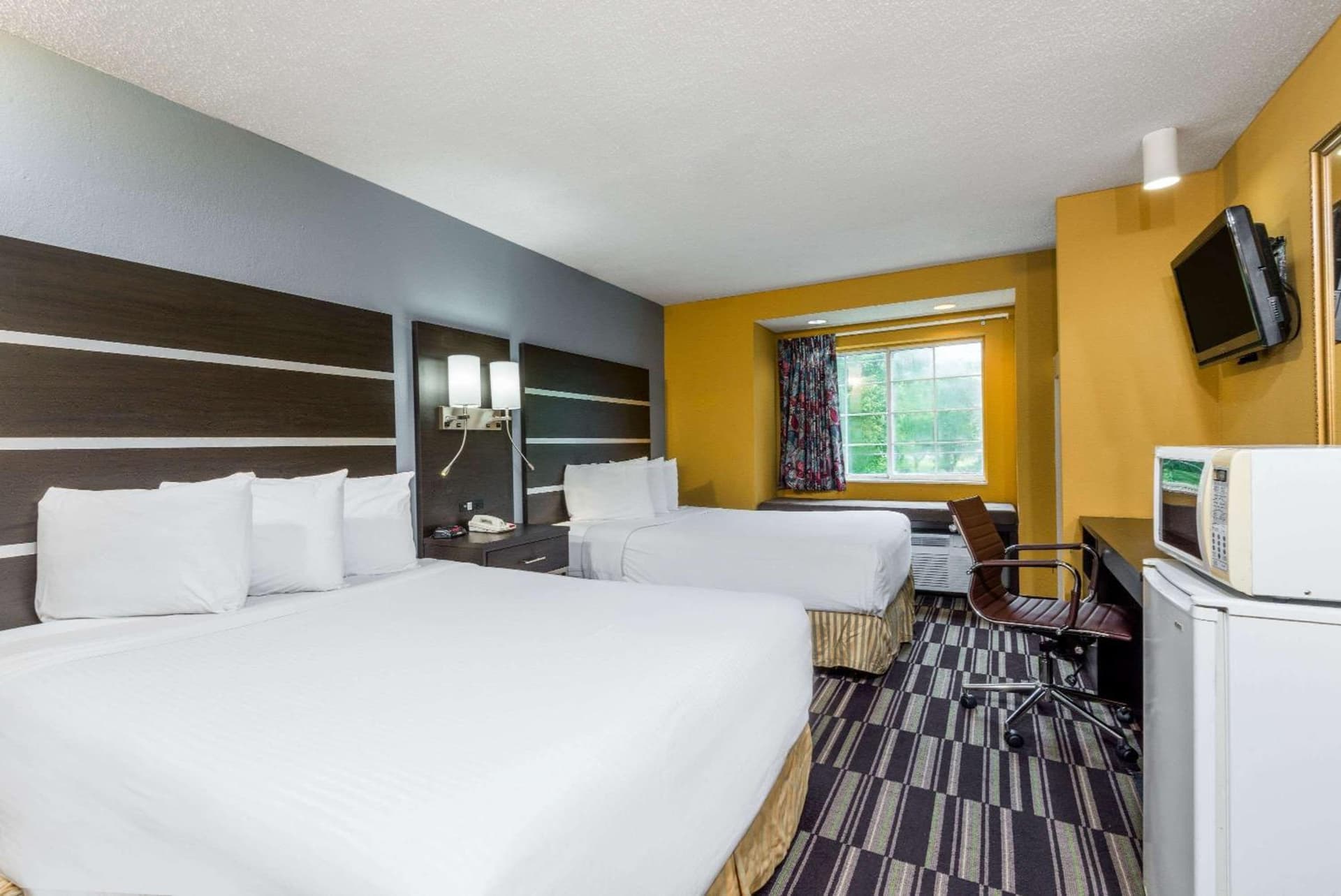 Microtel Inn & Suites by Wyndham Riverside gallery photo in Dayton, OH — image 18