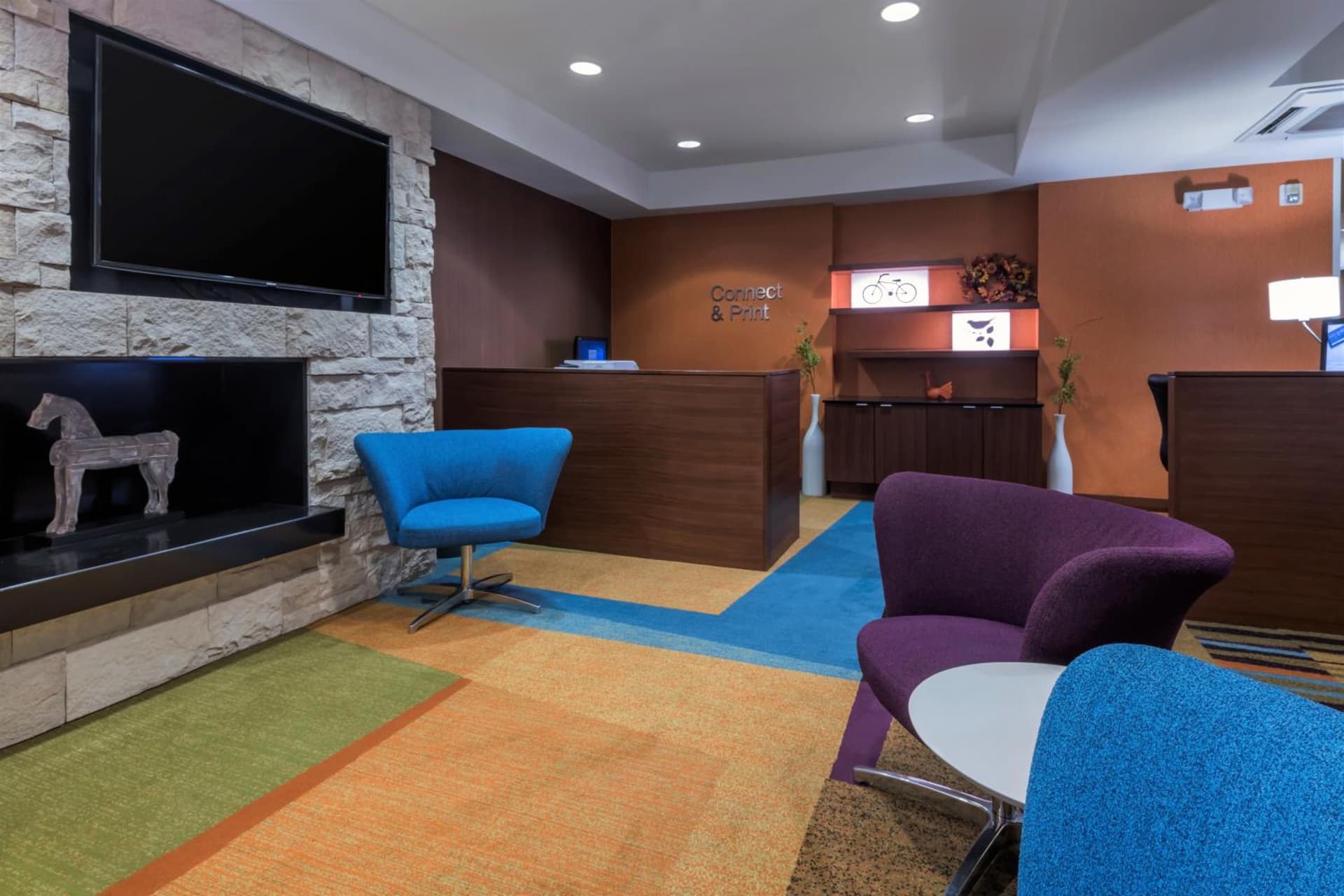 Fairfield Inn Kansas City Downtown/Union Hill interior in Kansas City, MO — gallery photo 2