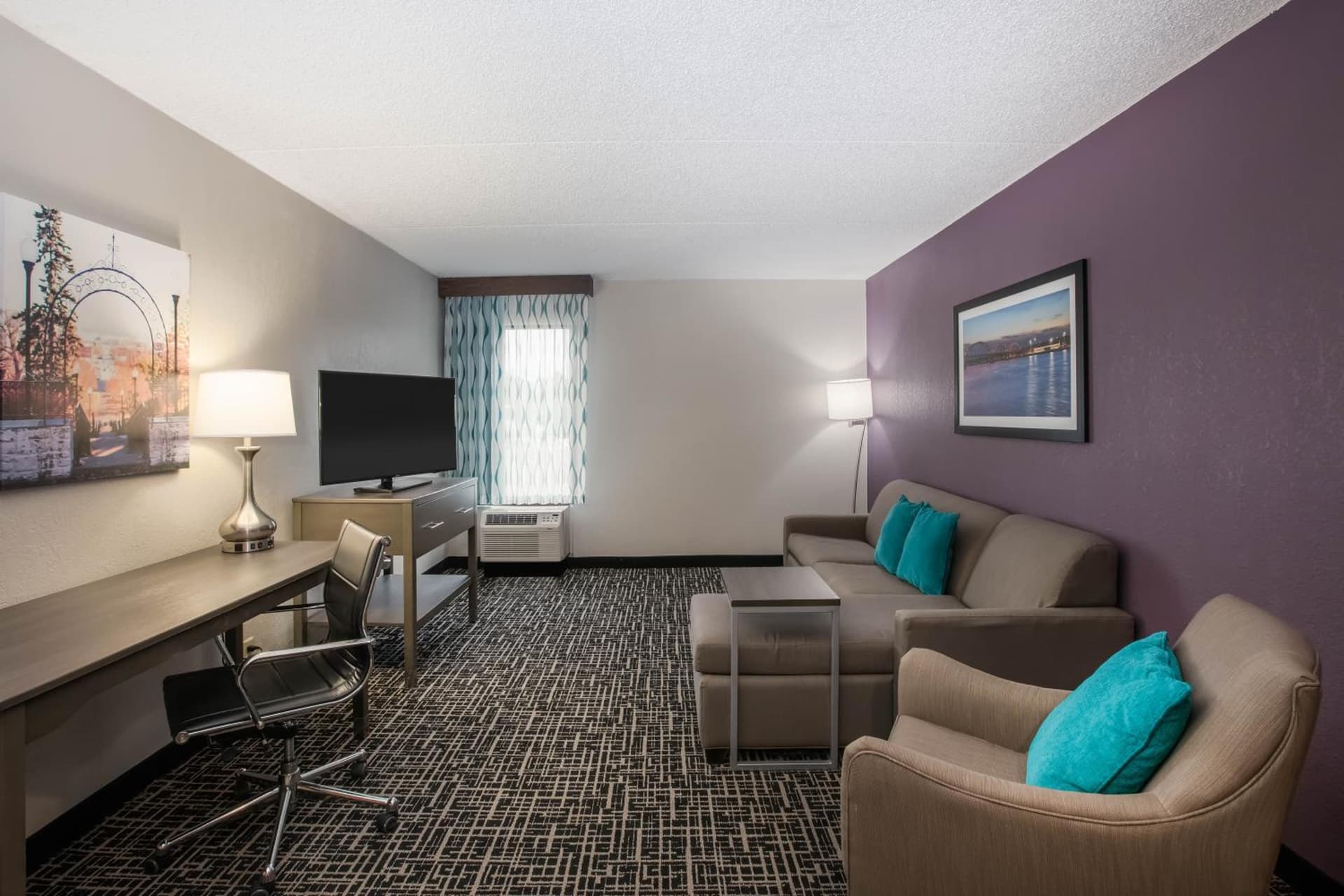 La Quinta Inn by Wyndham Davenport & Conference Center gallery photo in Davenport, IA — image 22