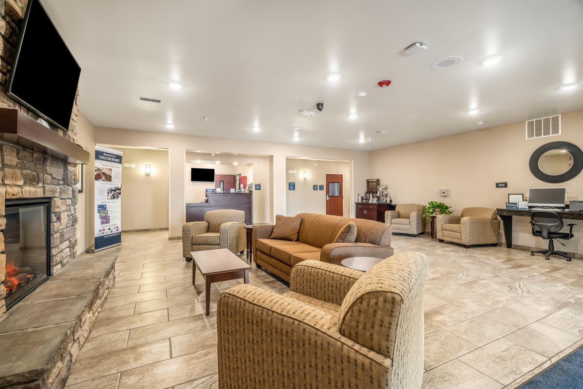 Cobblestone Inn & Suites - Kermit interior in Kermit, TX — gallery photo 2
