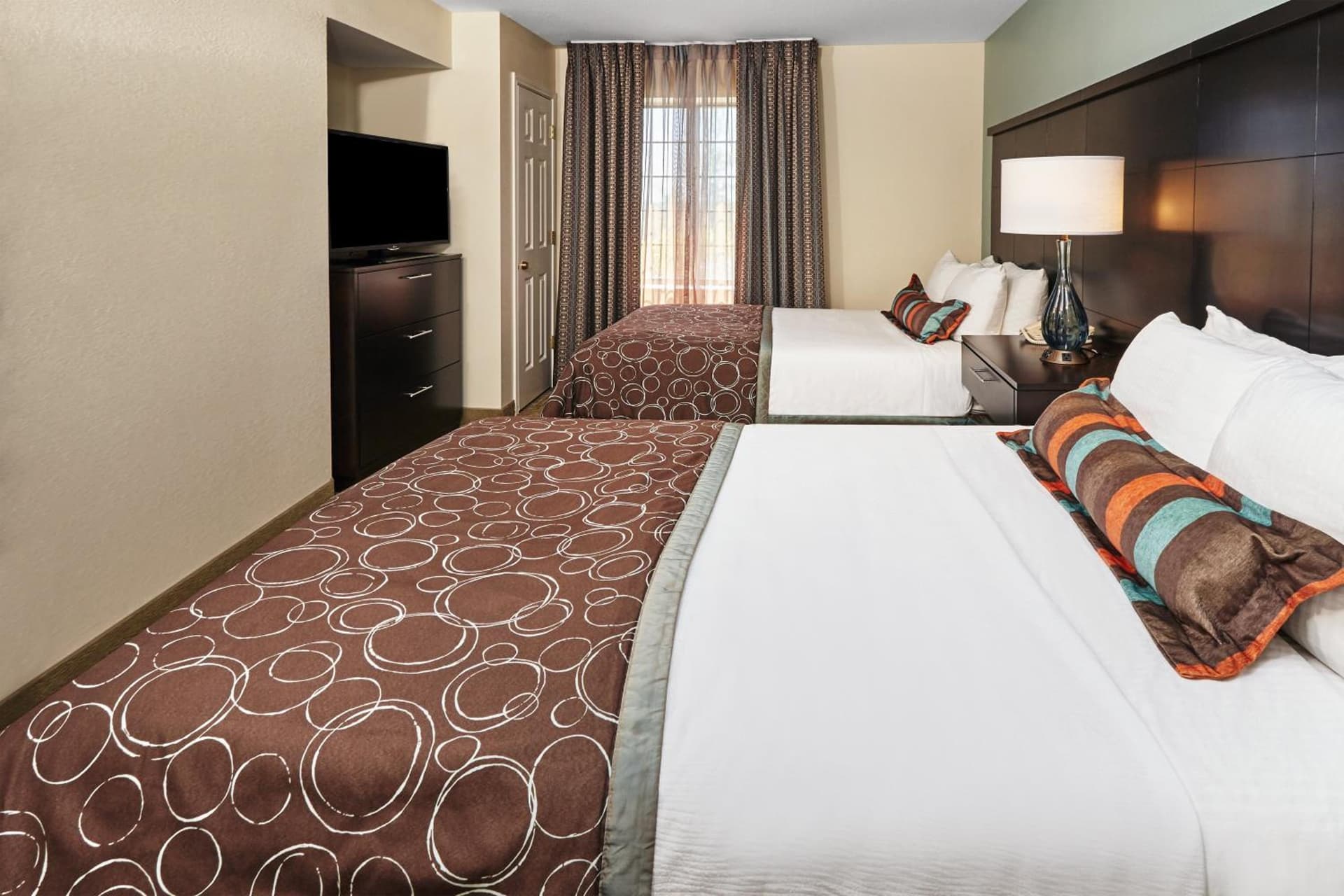 Staybridge Suites Lincolnshire by IHG interior in Lincolnshire, IL — gallery photo 2