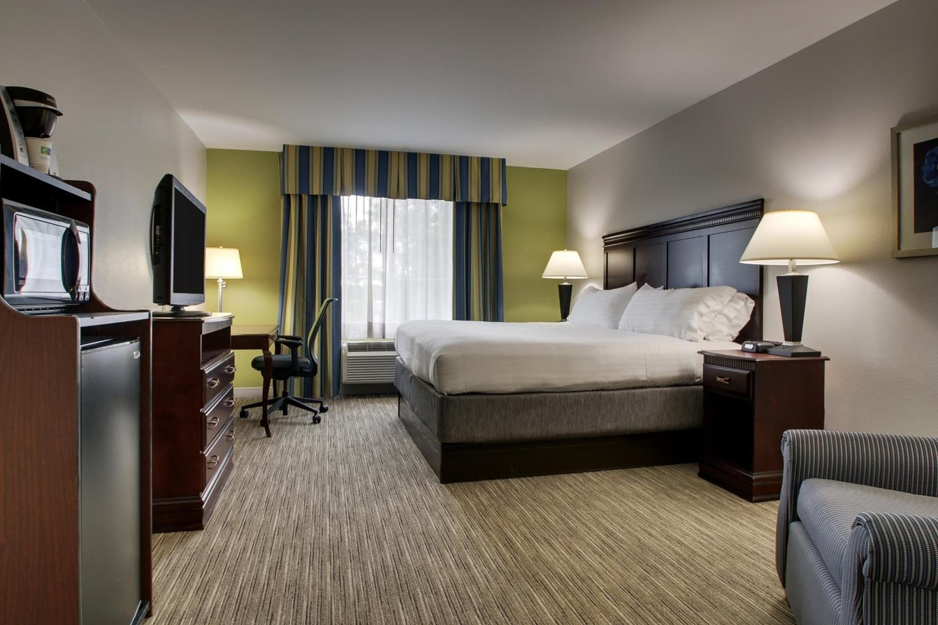 Holiday Inn Express Hotel & Suites Middleboro Raynham by IHG gallery photo in Middleboro, MA — image 19
