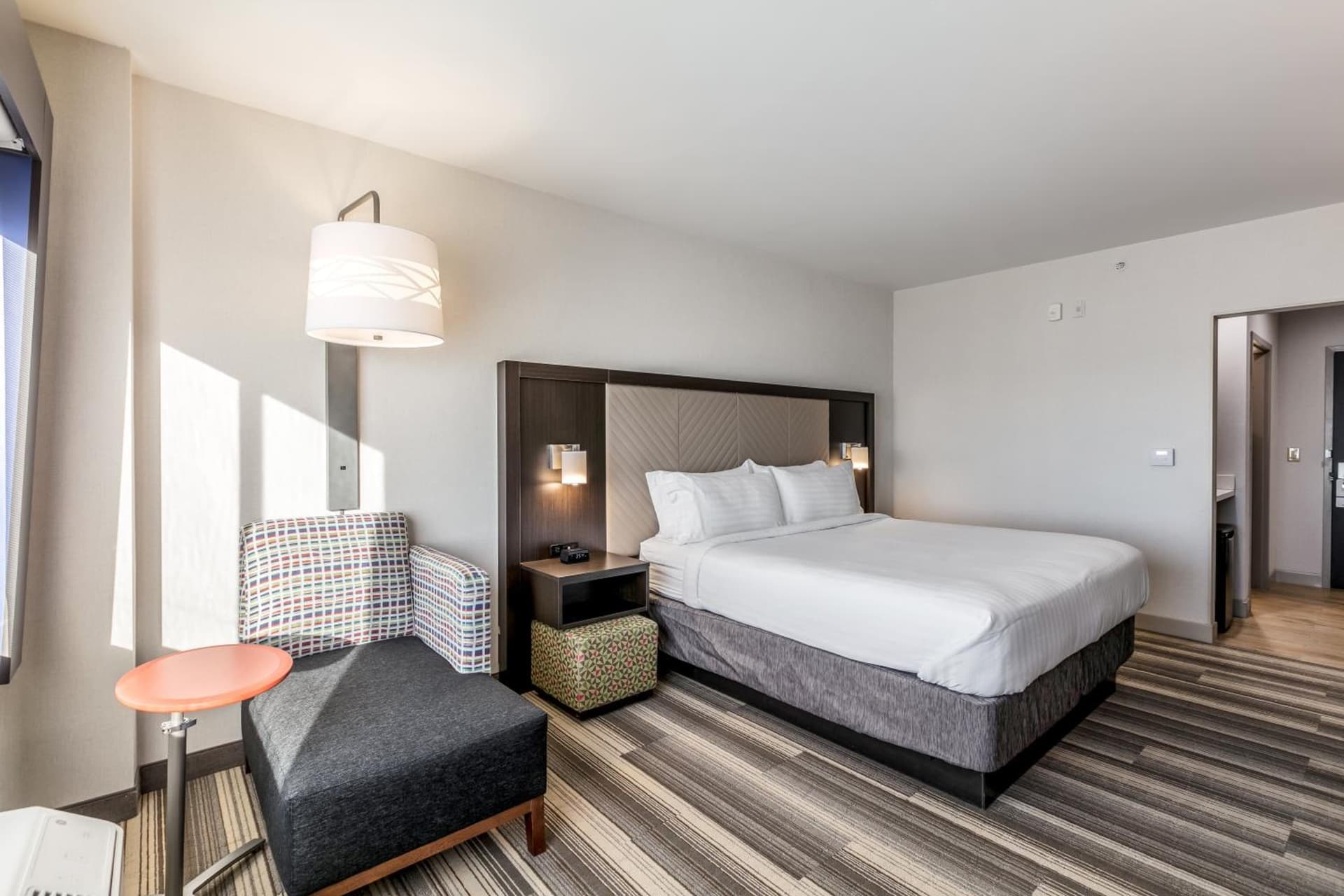 Holiday Inn Express & Suites Jersey City North - Hoboken by IHG gallery photo in Jersey City, NJ — image 10