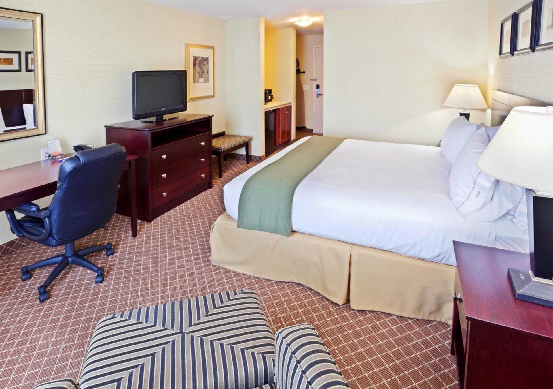 Holiday Inn Express Hotel & Suites Chehalis - Centralia by IHG gallery photo in Chehalis, WA — image 5