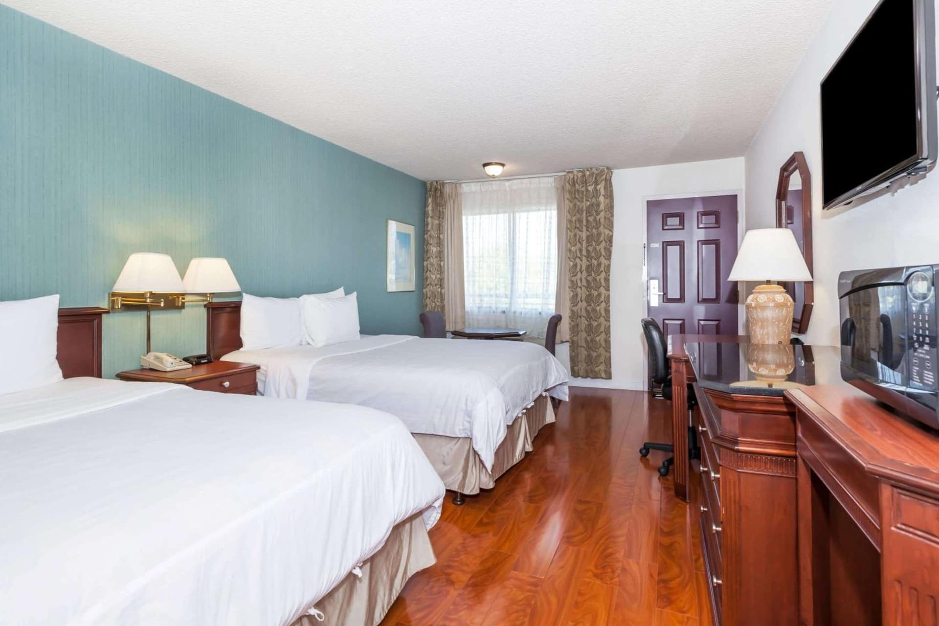 Days Inn & Suites by Wyndham Sunnyvale gallery photo in Sunnyvale, CA — image 8