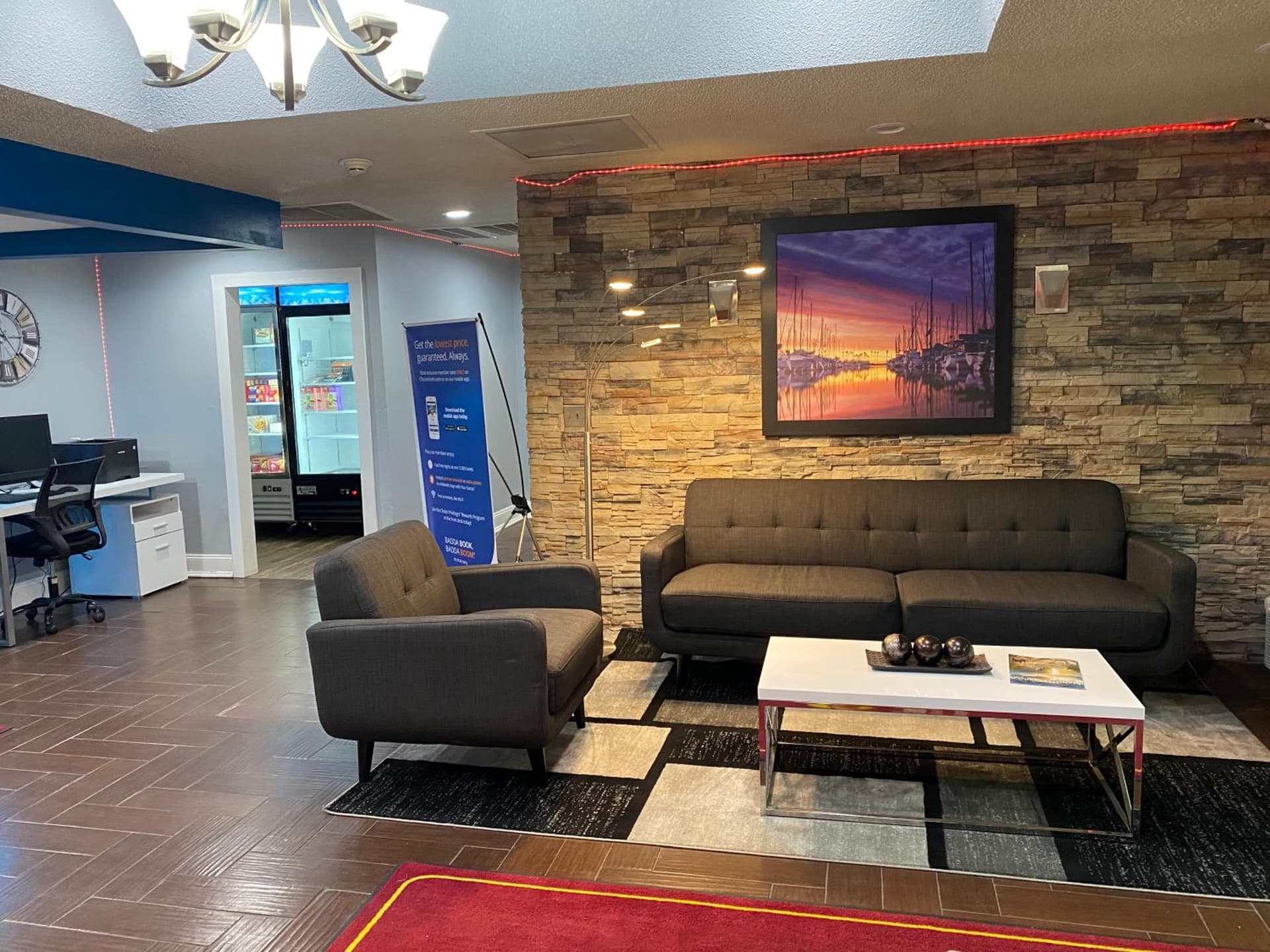 Days Inn & Suites by Wyndham Norton Shores/Muskegon gallery photo in Muskegon, MI — image 34