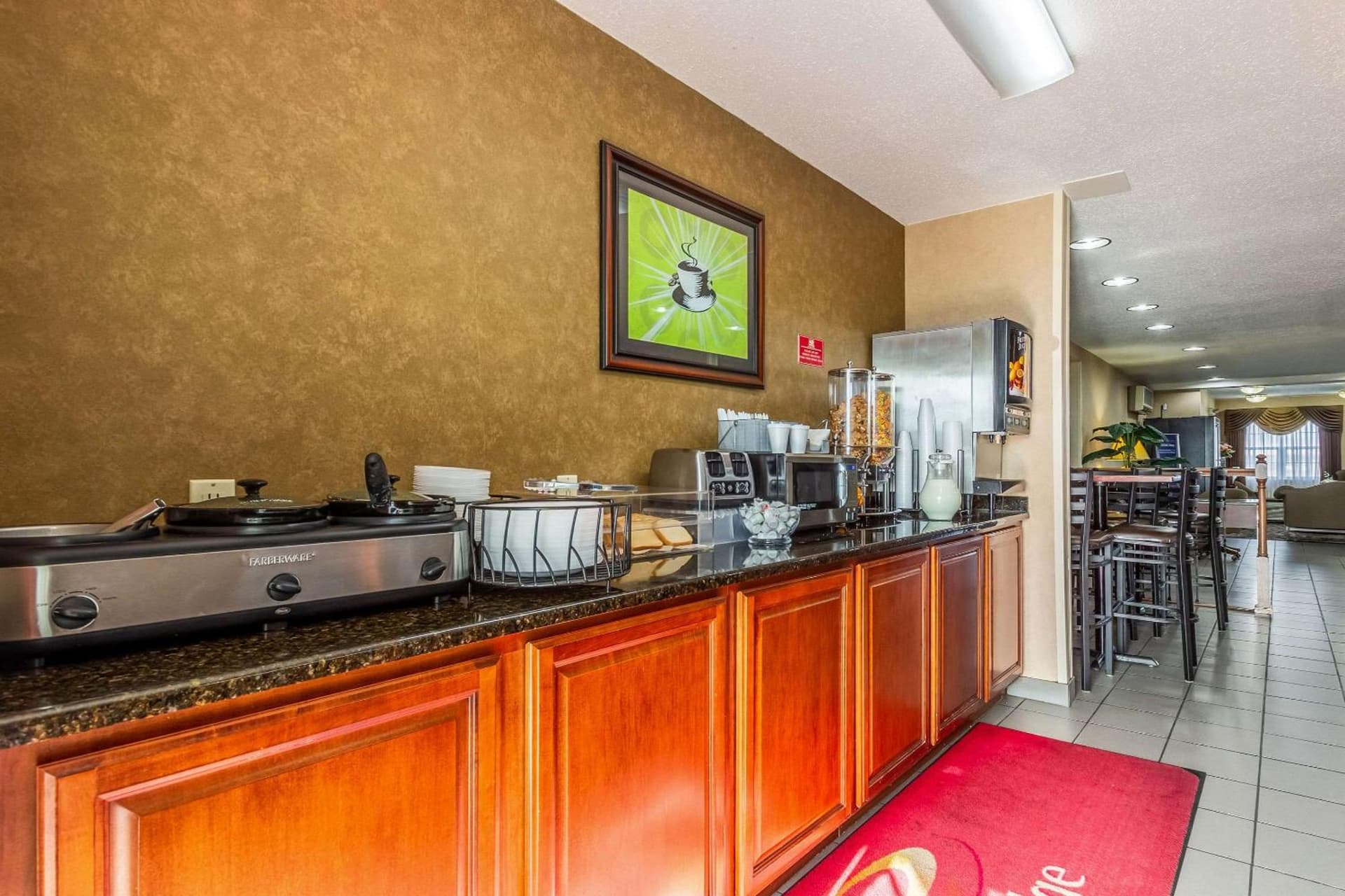 Econo Lodge Inn & Suites Evansville East property views in Stevenson, IN — gallery photo 3
