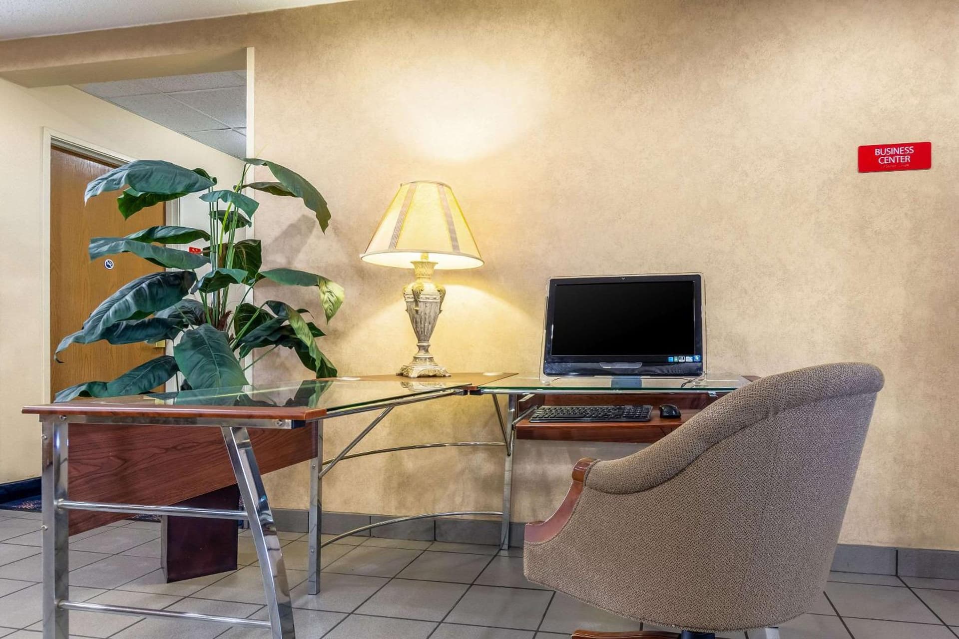 Econo Lodge Inn & Suites Evansville East gallery photo in Stevenson, IN — image 22