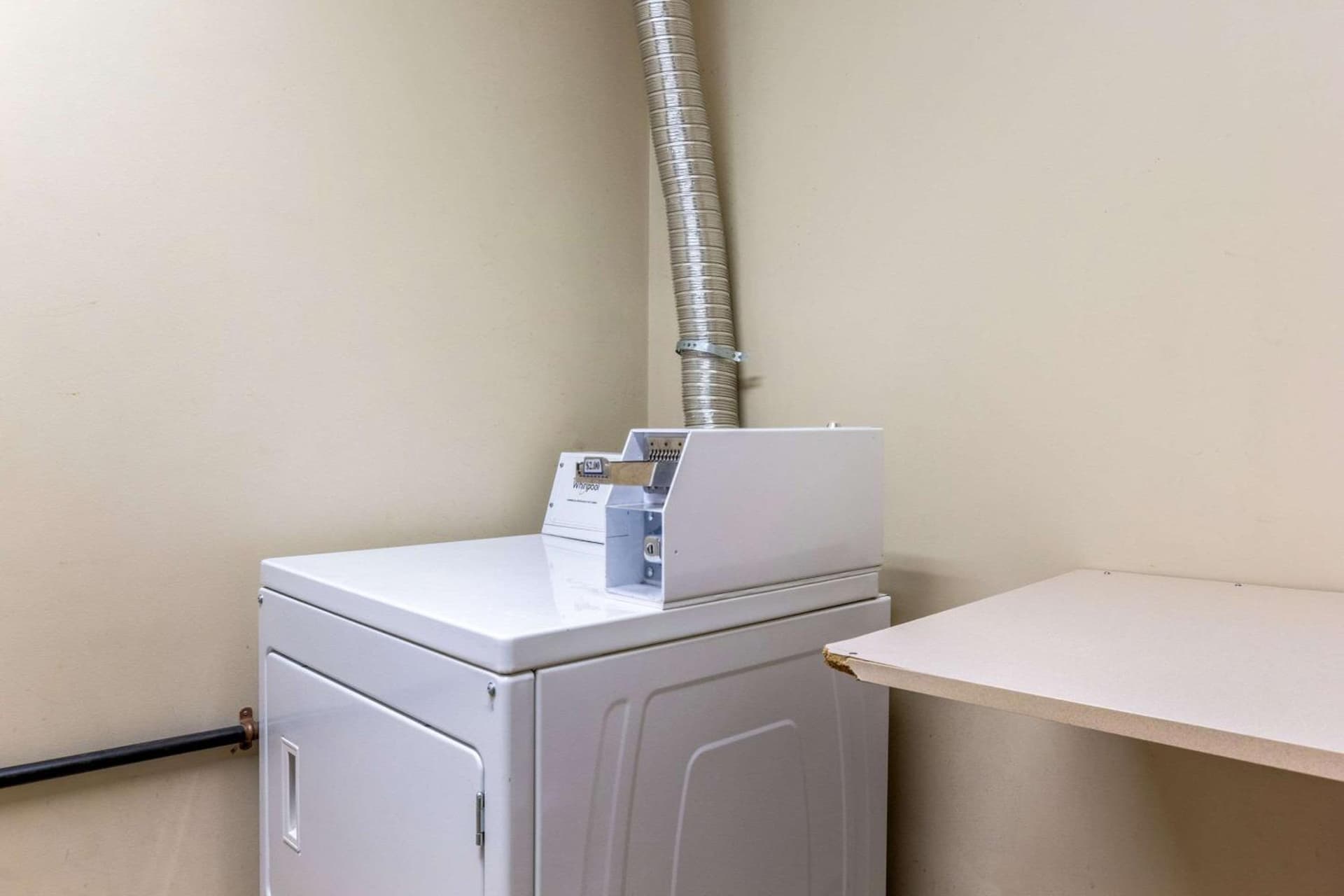 Econo Lodge Inn & Suites Evansville East gallery photo in Stevenson, IN — image 14
