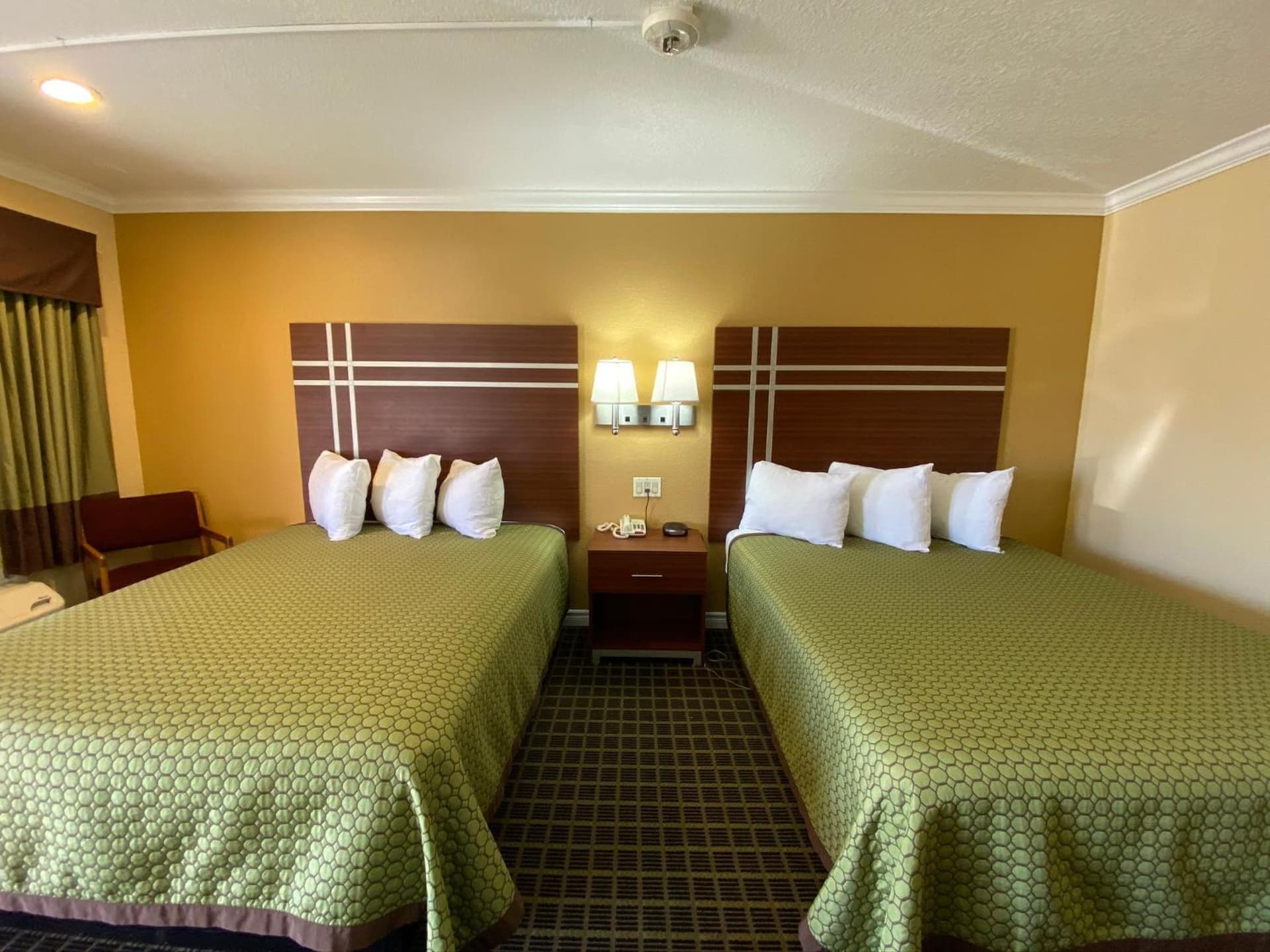 Americas Best Value Inn - Azusa/Pasadena property views in Azusa, CA — gallery photo 3