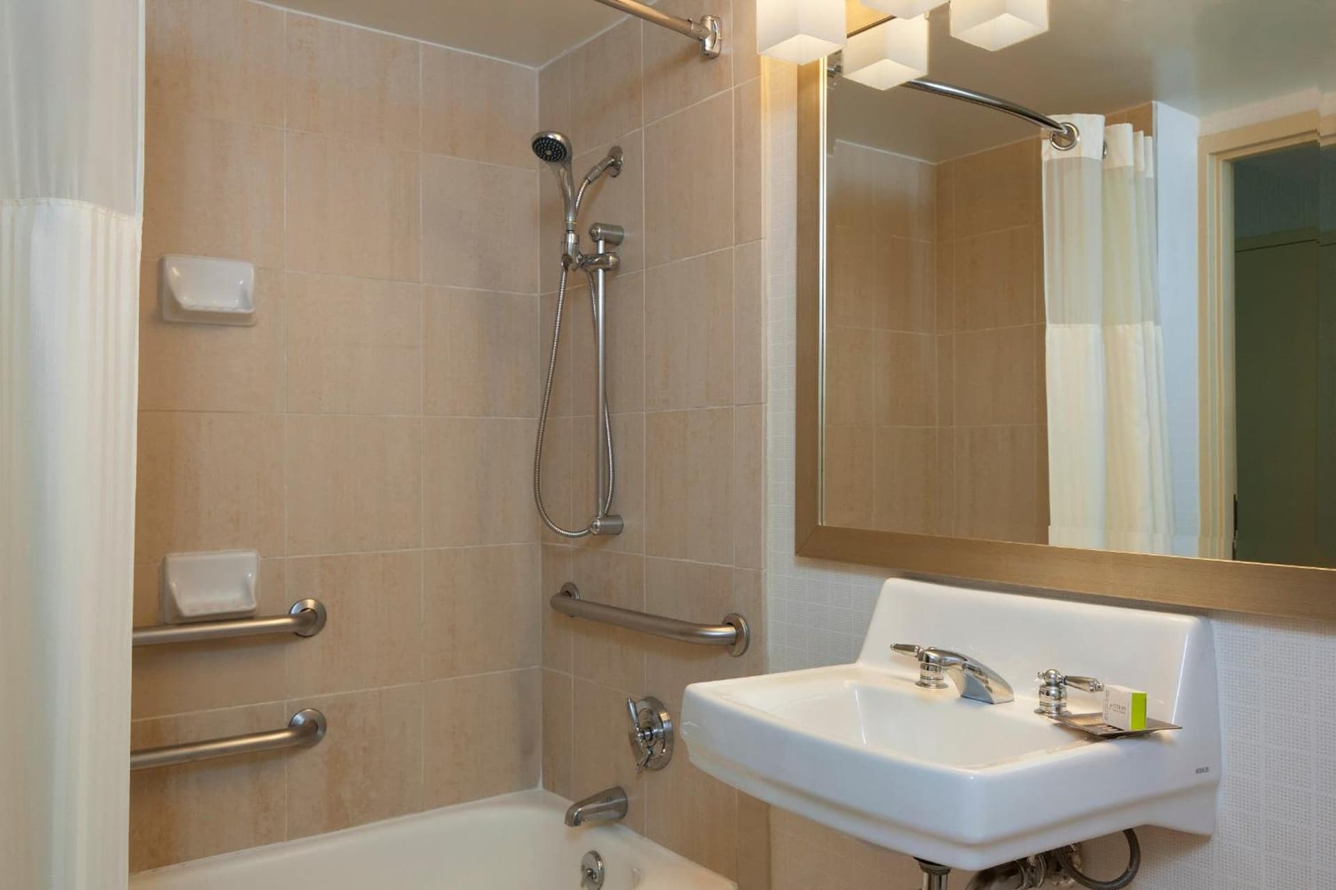 Hotel Silver Spring interior in Silver Spring, MD — gallery photo 2