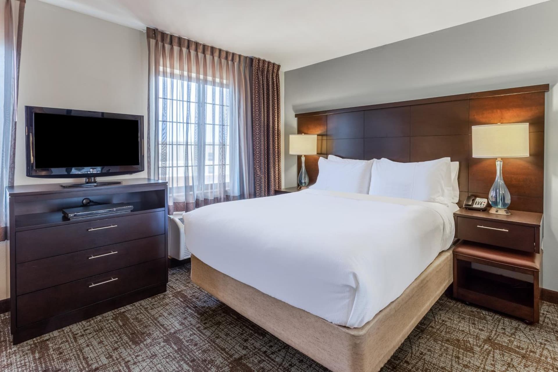 Staybridge Suites Davenport by IHG gallery photo in Bettendorf, IA — image 55