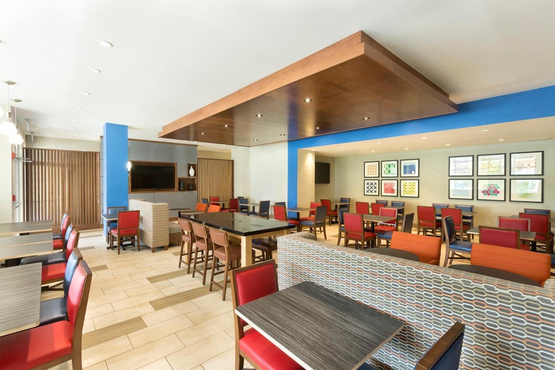 Holiday Inn Express & Suites S Lake Buena Vista by IHG gallery photo in Kissimmee, FL — image 32
