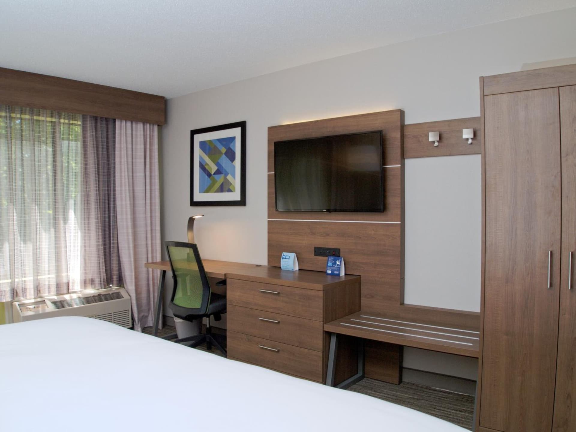 Holiday Inn Express South Burlington by IHG gallery photo in Burlington, VT — image 6