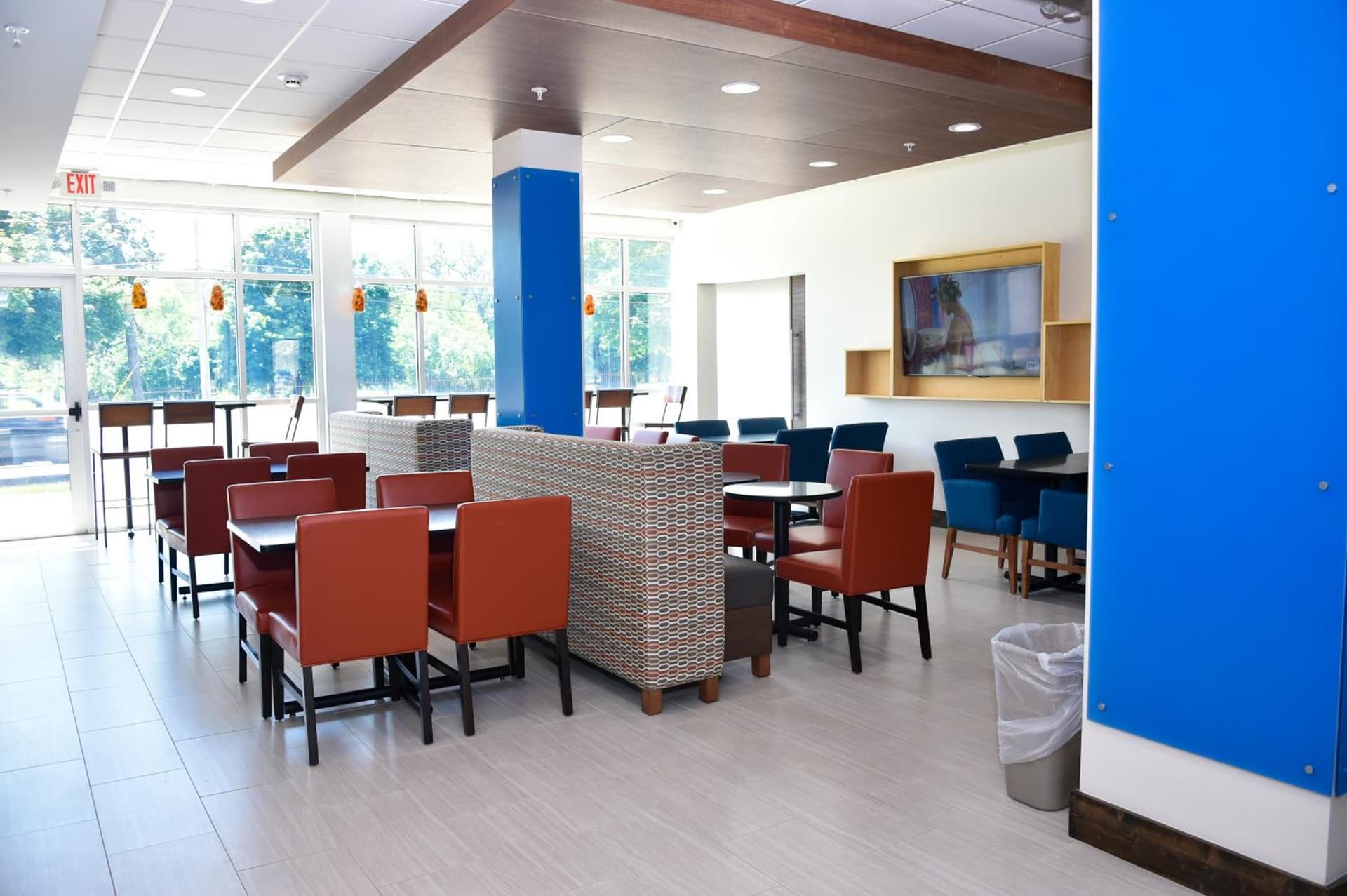 Holiday Inn Express & Suites - Bensenville - O'Hare by IHG gallery photo in Bensenville, IL — image 19