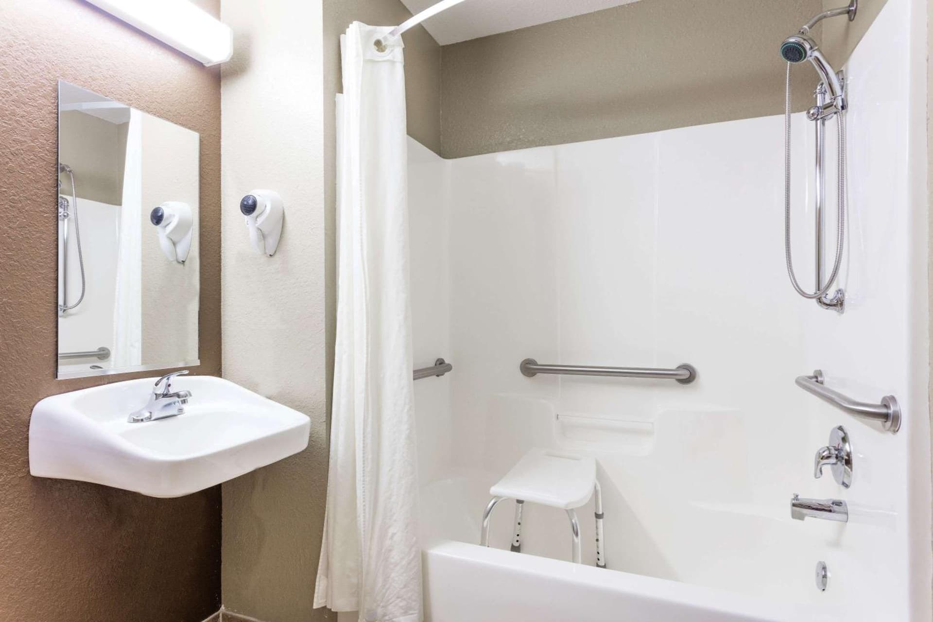 Microtel Inn & Suites by Wyndham Macon gallery photo in Macon, GA — image 8