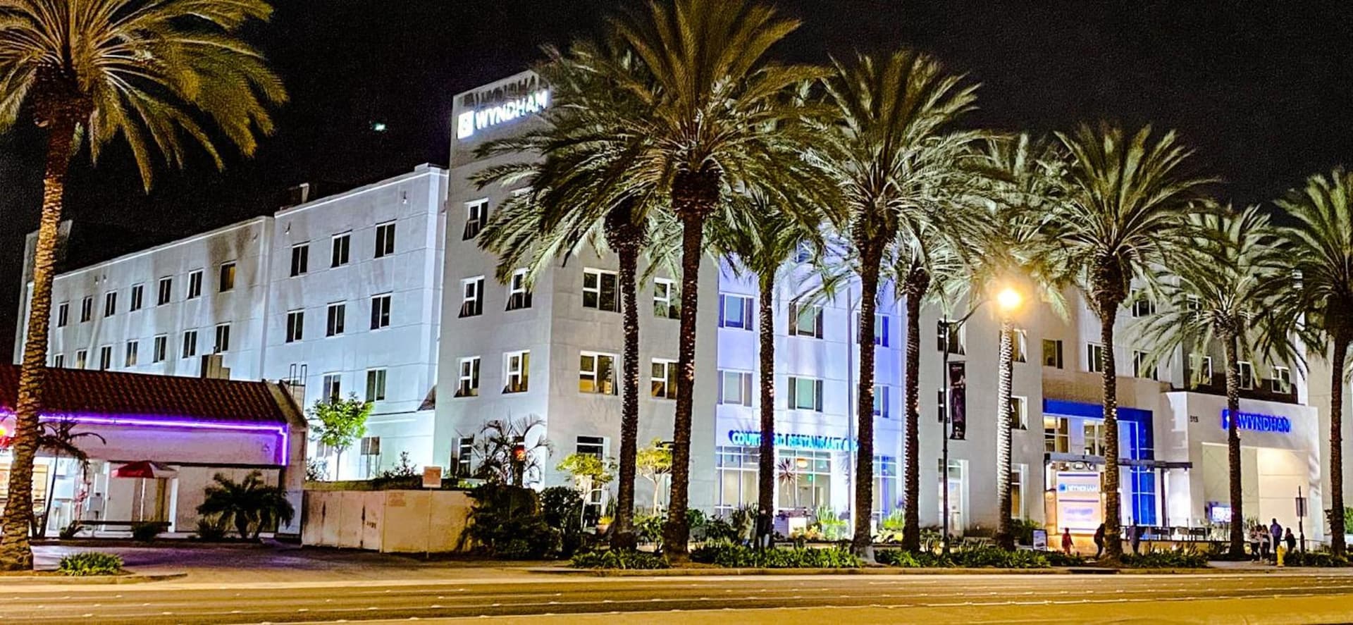 Wyndham Anaheim gallery photo in Anaheim, CA — image 5