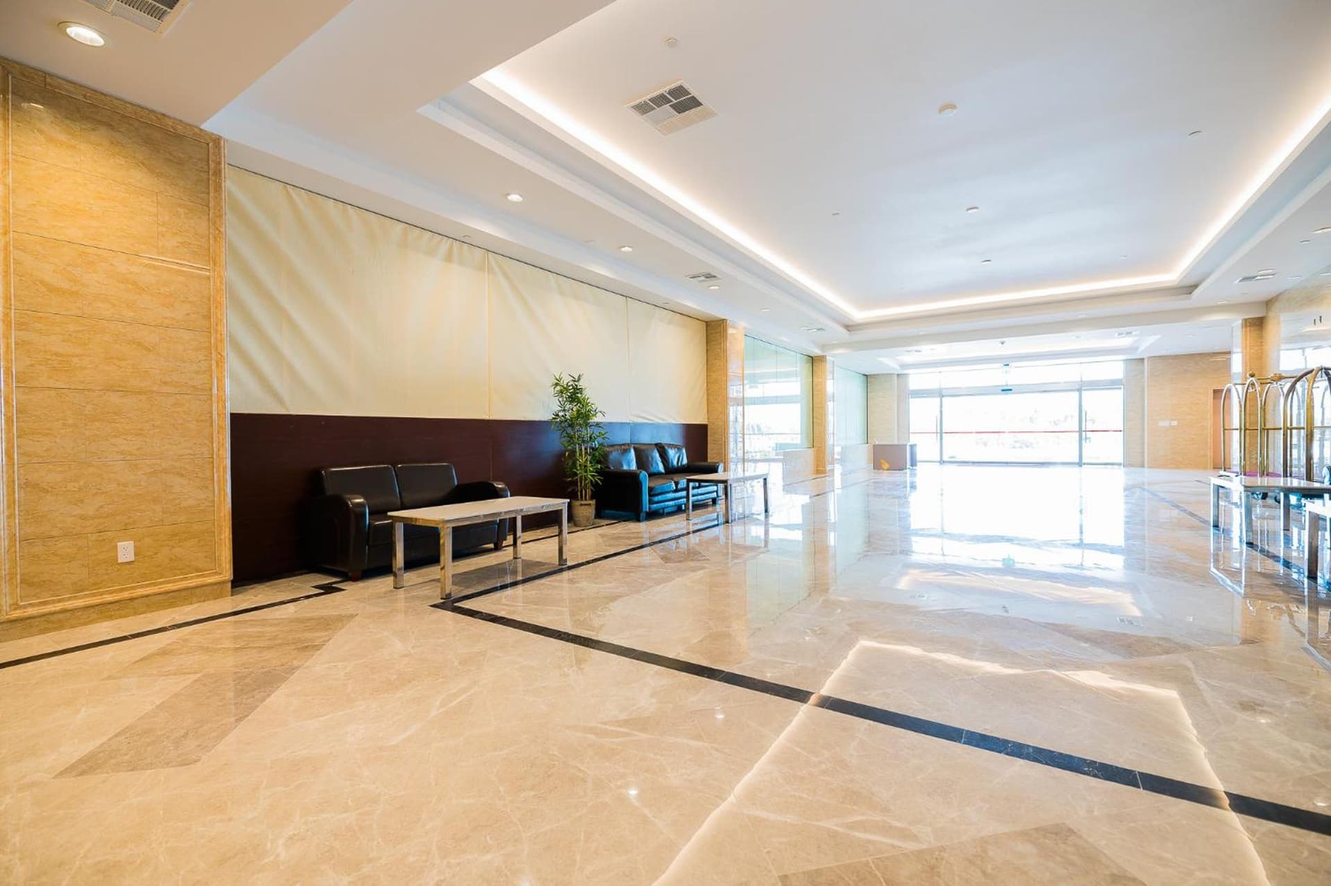 LA Crystal Hotel -Los Angeles-Long Beach Area gallery photo in Carson, CA — image 78