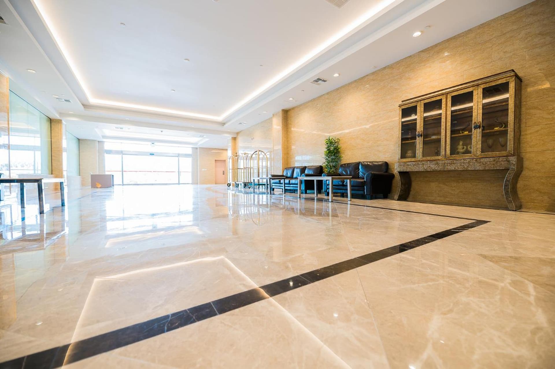 LA Crystal Hotel -Los Angeles-Long Beach Area gallery photo in Carson, CA — image 33