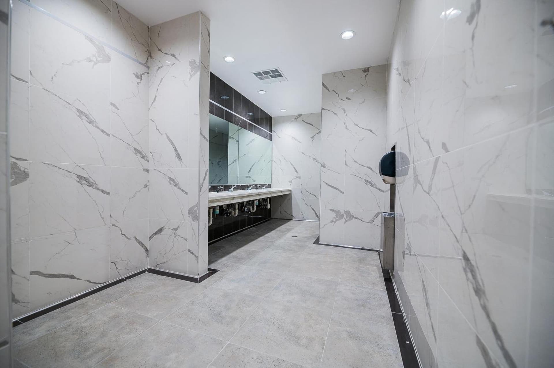 LA Crystal Hotel -Los Angeles-Long Beach Area gallery photo in Carson, CA — image 37