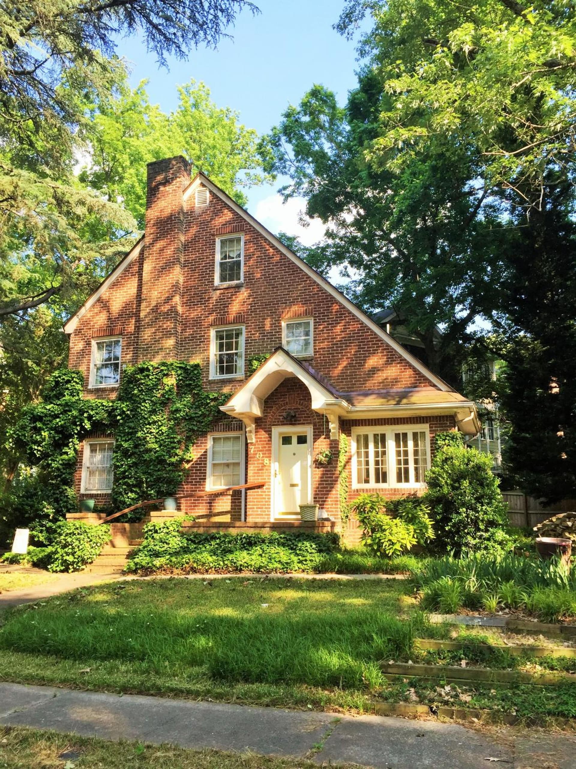English Cottage featured exterior or lobby in Greensboro, NC — similar hotel