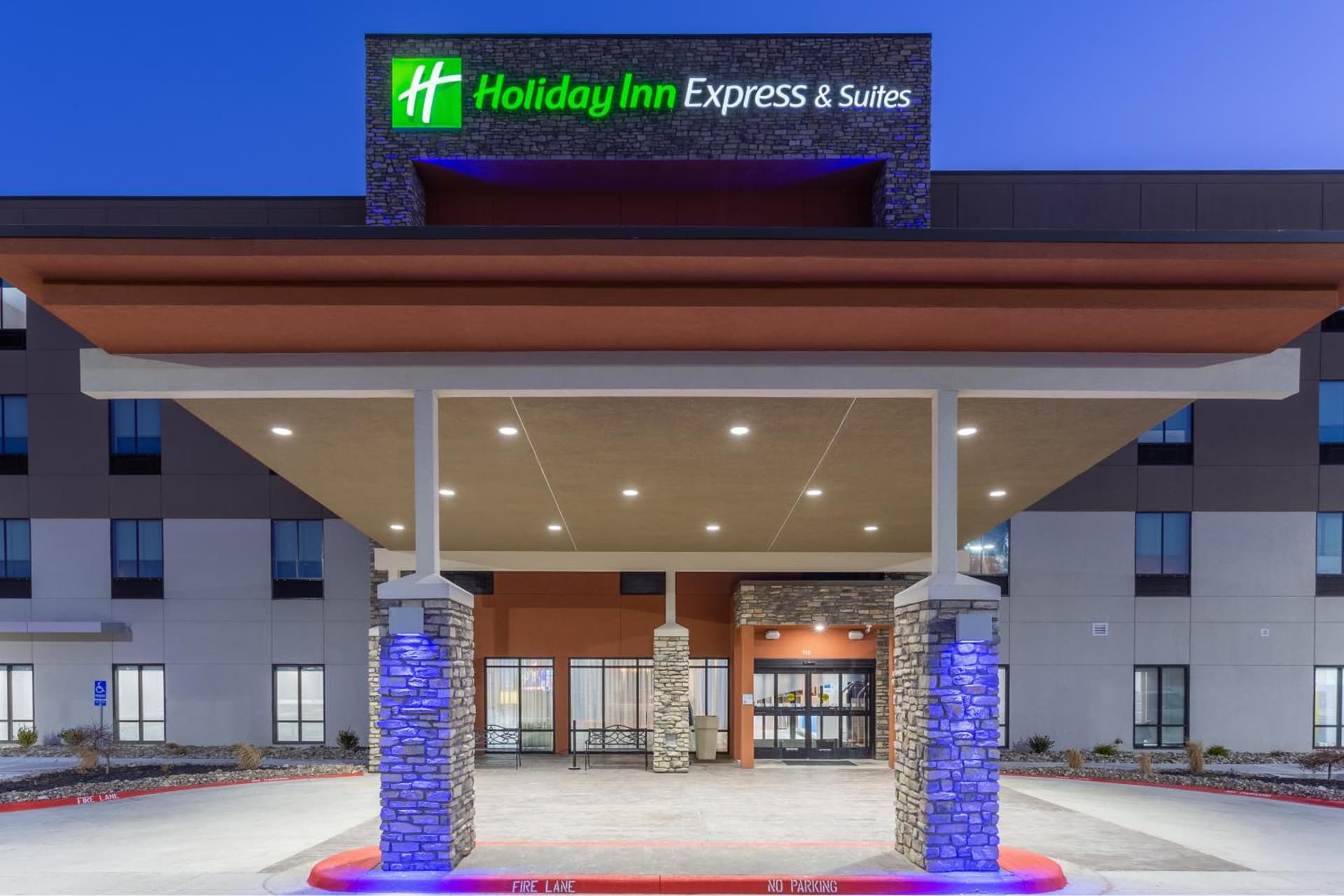 Holiday Inn Express & Suites Kearney by IHG featured exterior or lobby in Kearney, MO — similar hotel