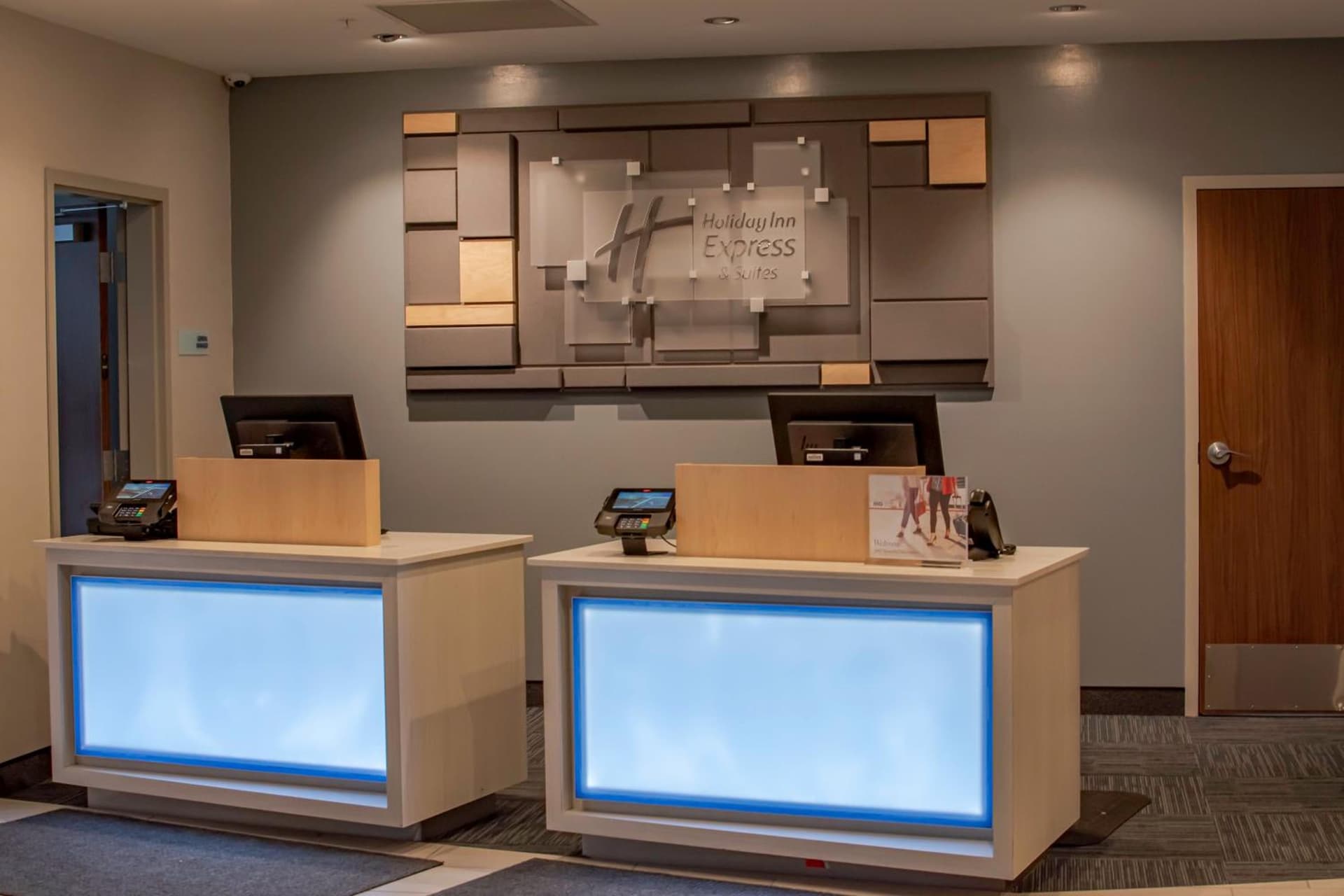 Holiday Inn Express & Suites Tonawanda - Buffalo Area by IHG interior in Tonawanda, NY — gallery photo 2
