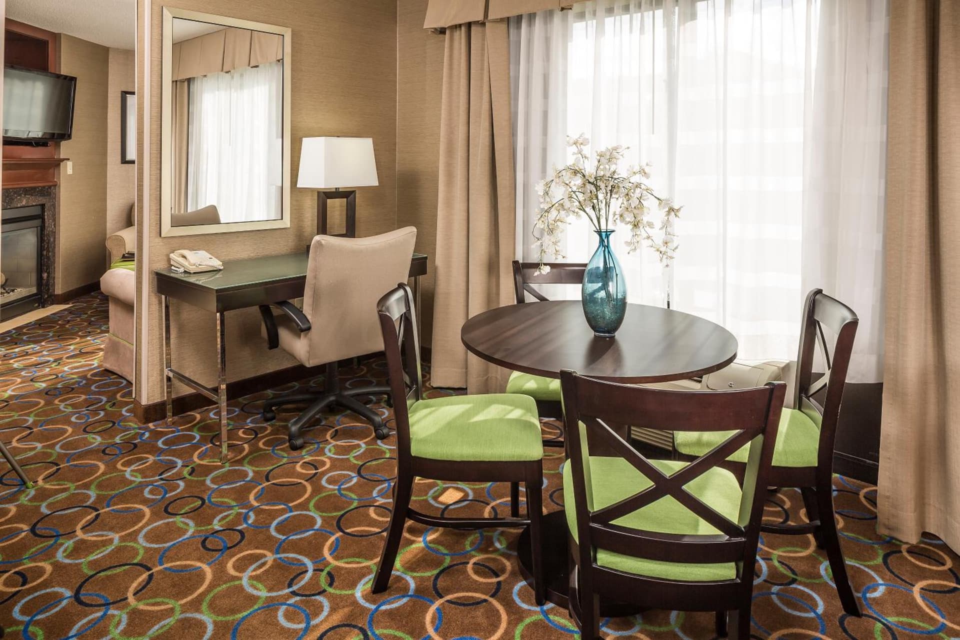 Holiday Inn Express Hotel & Suites Manchester - Airport by IHG gallery photo in Manchester, NH — image 8