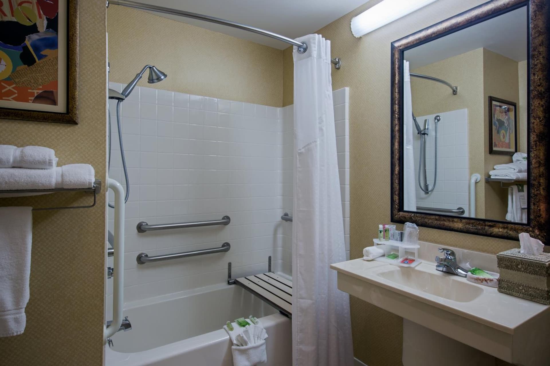Holiday Inn Express Hotel & Suites Youngstown North-Warren/Niles by IHG gallery photo in Warren, OH — image 21